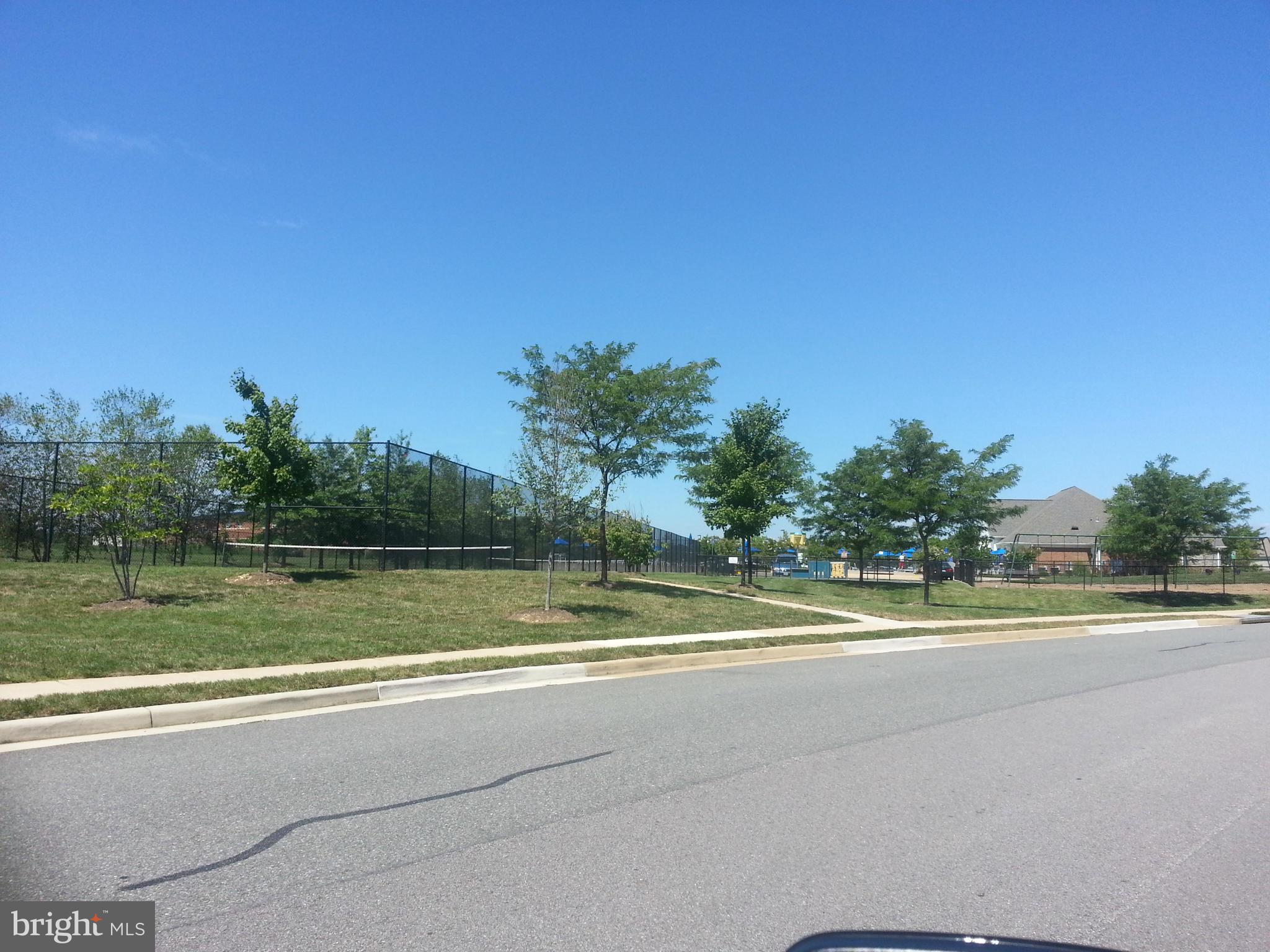 LAUREL HILL LANDBAY - Residential Lease