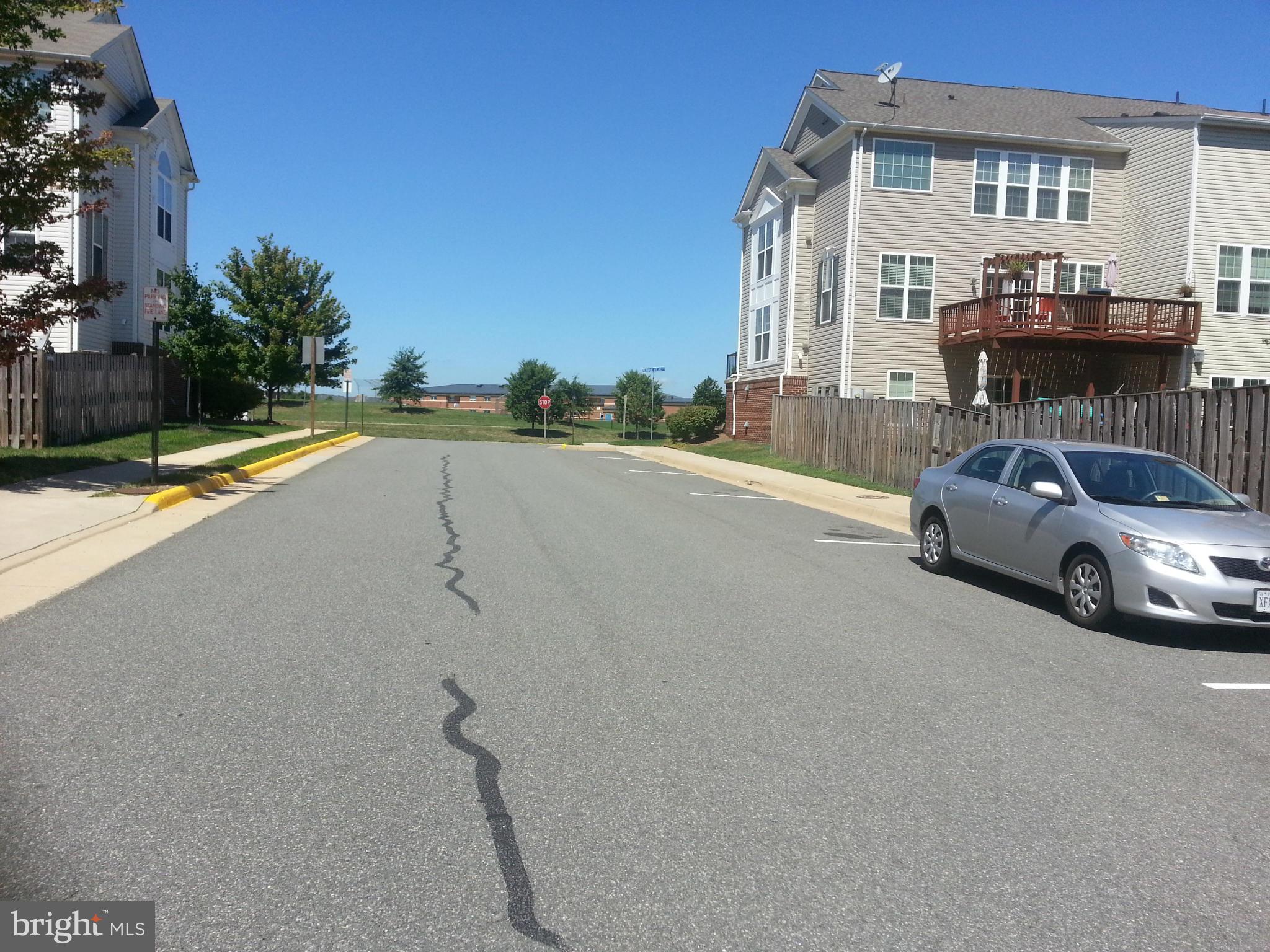 LAUREL HILL LANDBAY - Residential Lease