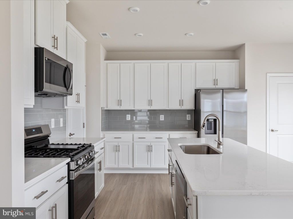 Photo of 29 Signal Knob Cottage Dr, STRASBURG, VA 22657 (MLS # VASH2012400)