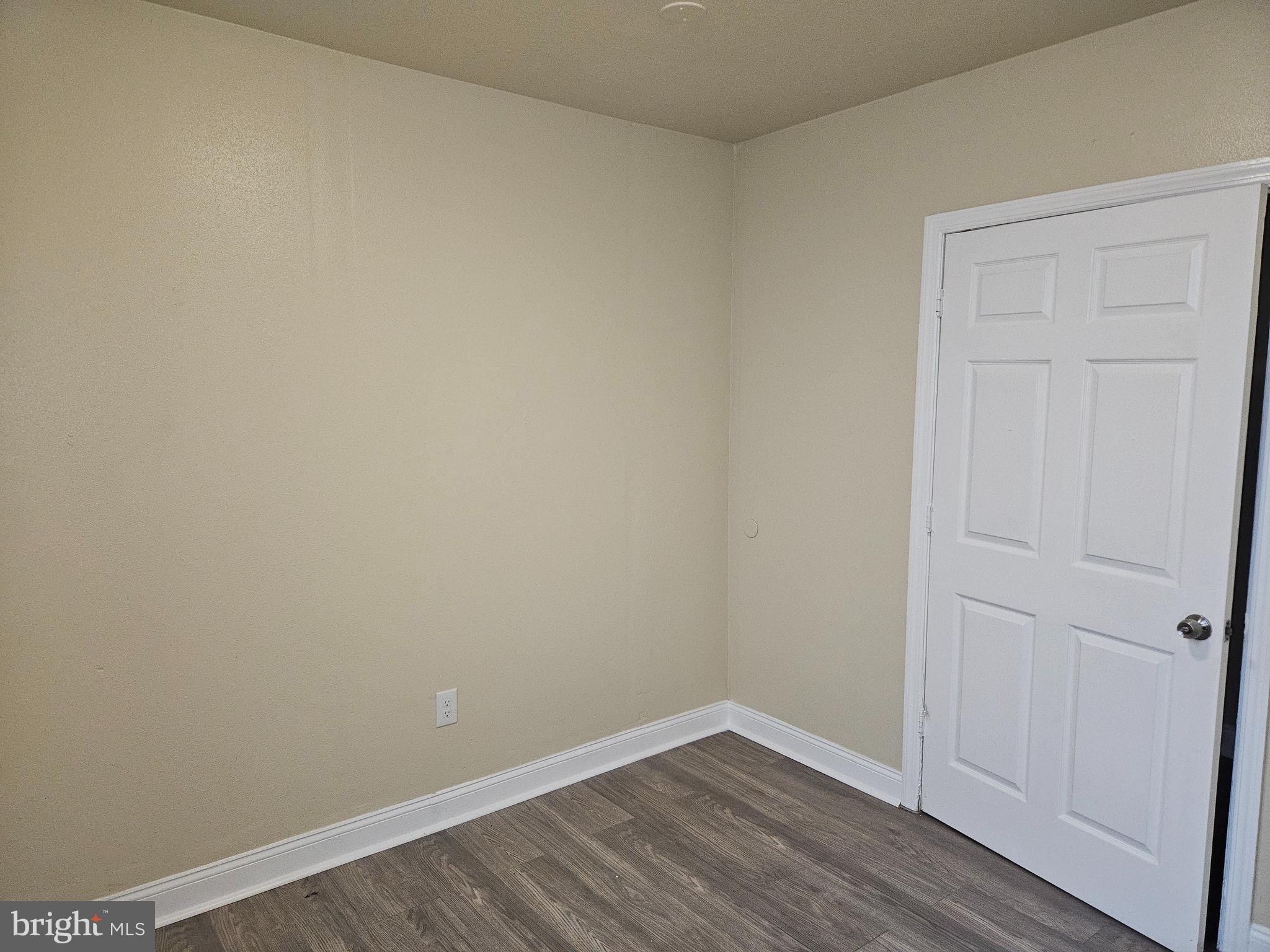 HUNTING PARK - Residential Lease