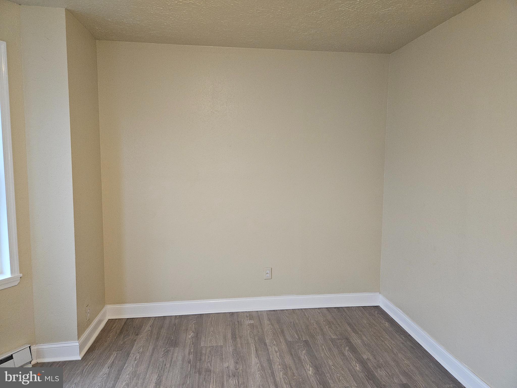 HUNTING PARK - Residential Lease