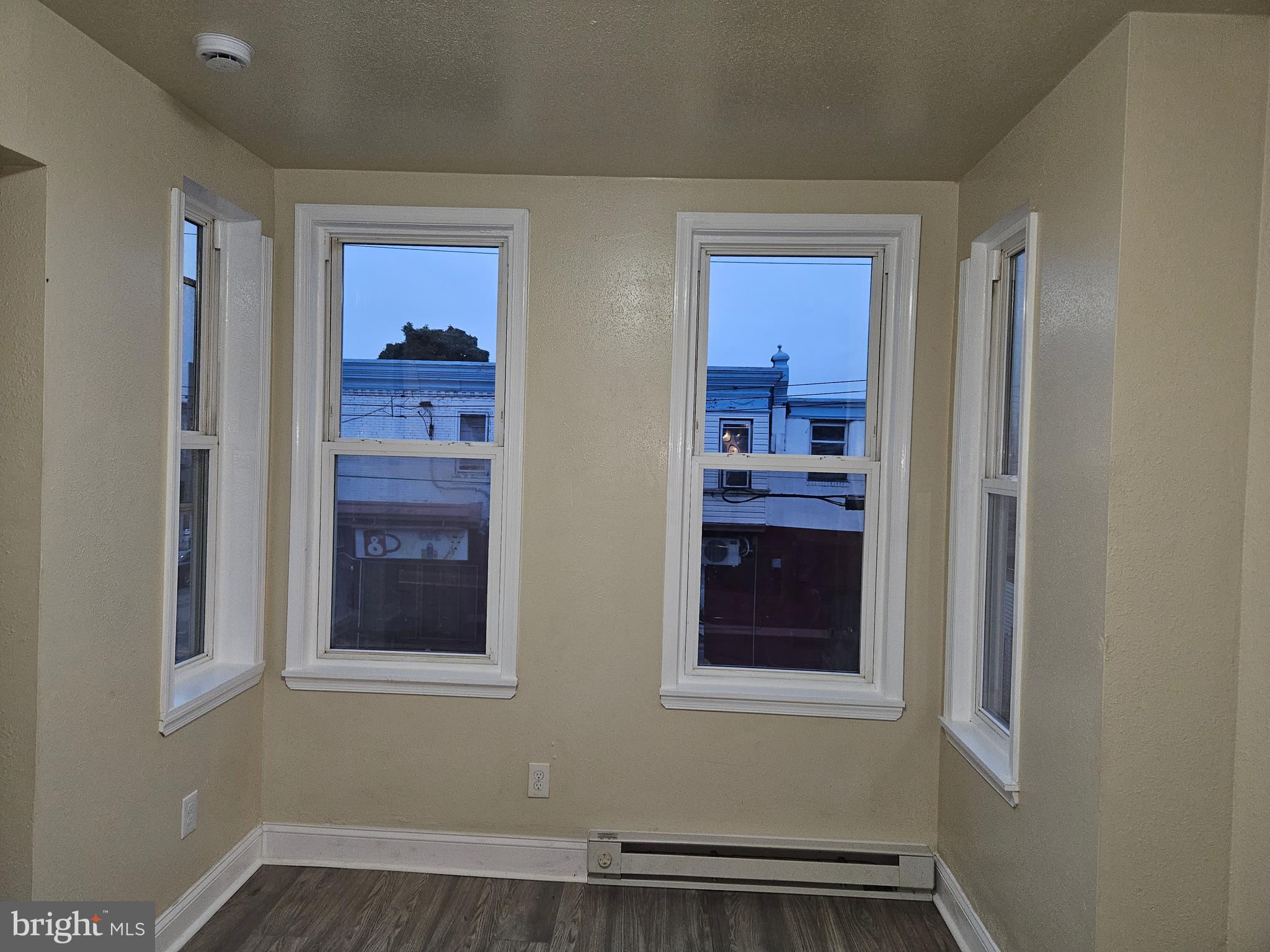 HUNTING PARK - Residential Lease