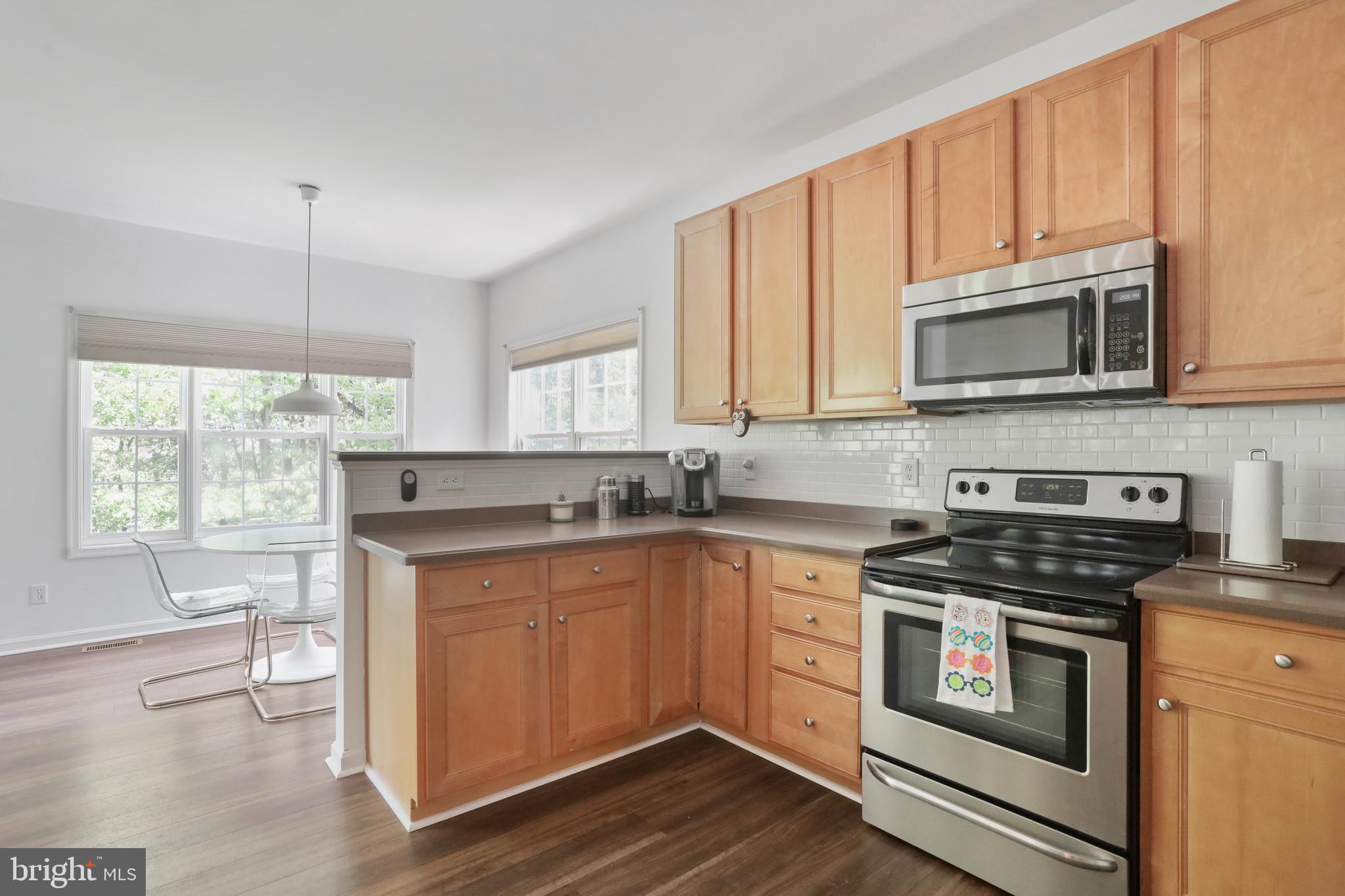 APPLE KNOLLS ESTATES - Residential