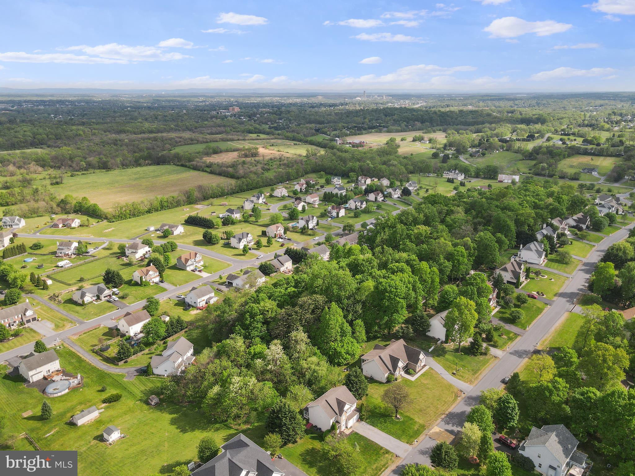 APPLE KNOLLS ESTATES - Residential