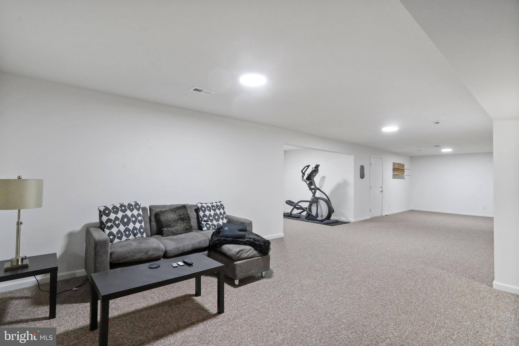 APPLE KNOLLS ESTATES - Residential