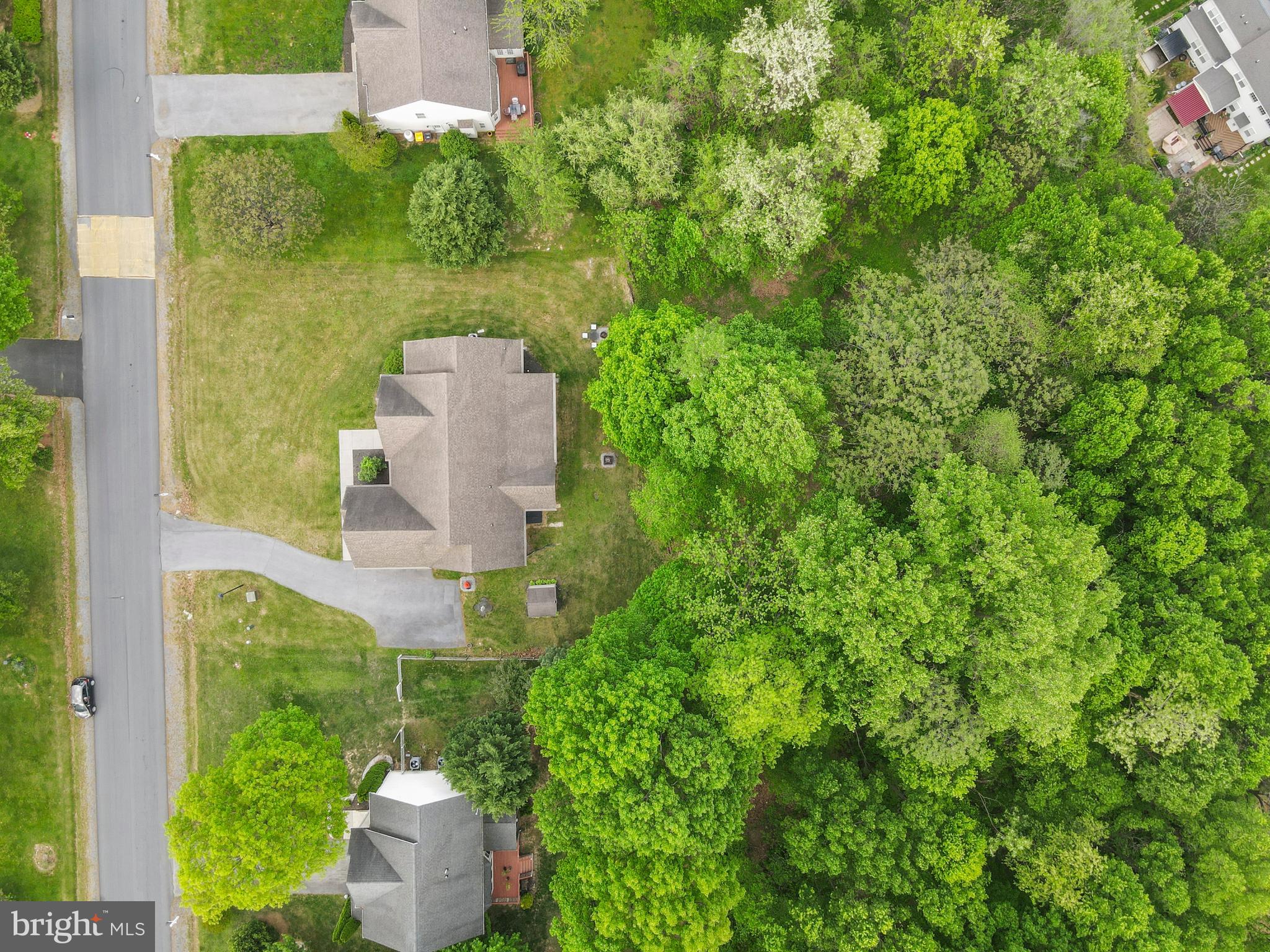 APPLE KNOLLS ESTATES - Residential