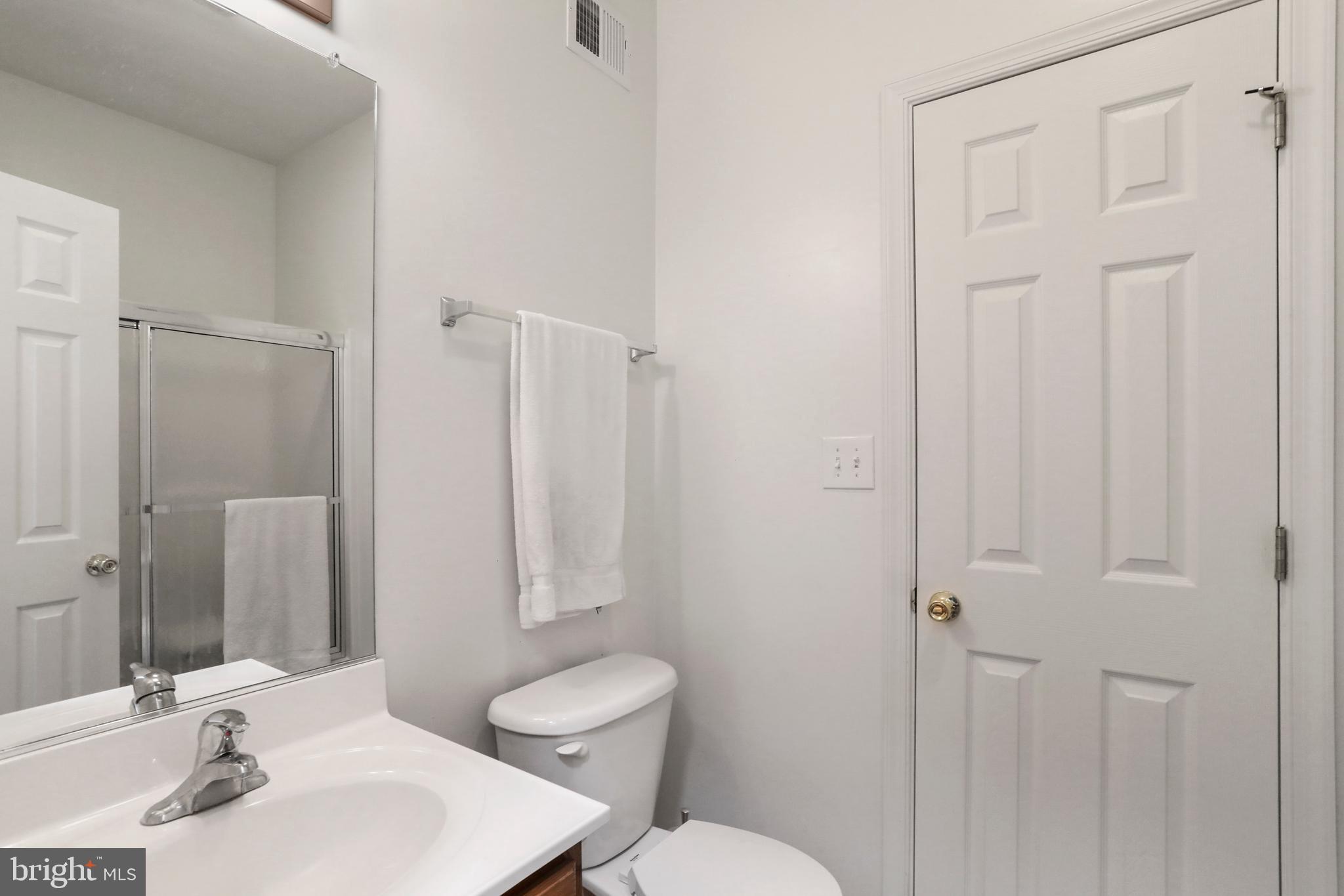 APPLE KNOLLS ESTATES - Residential