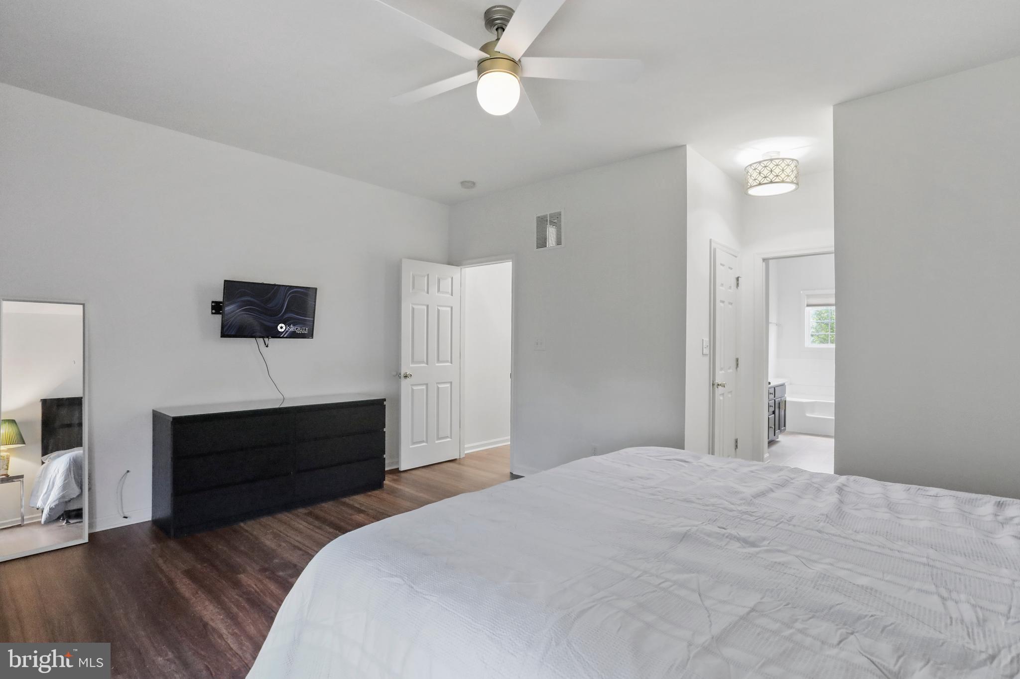 APPLE KNOLLS ESTATES - Residential