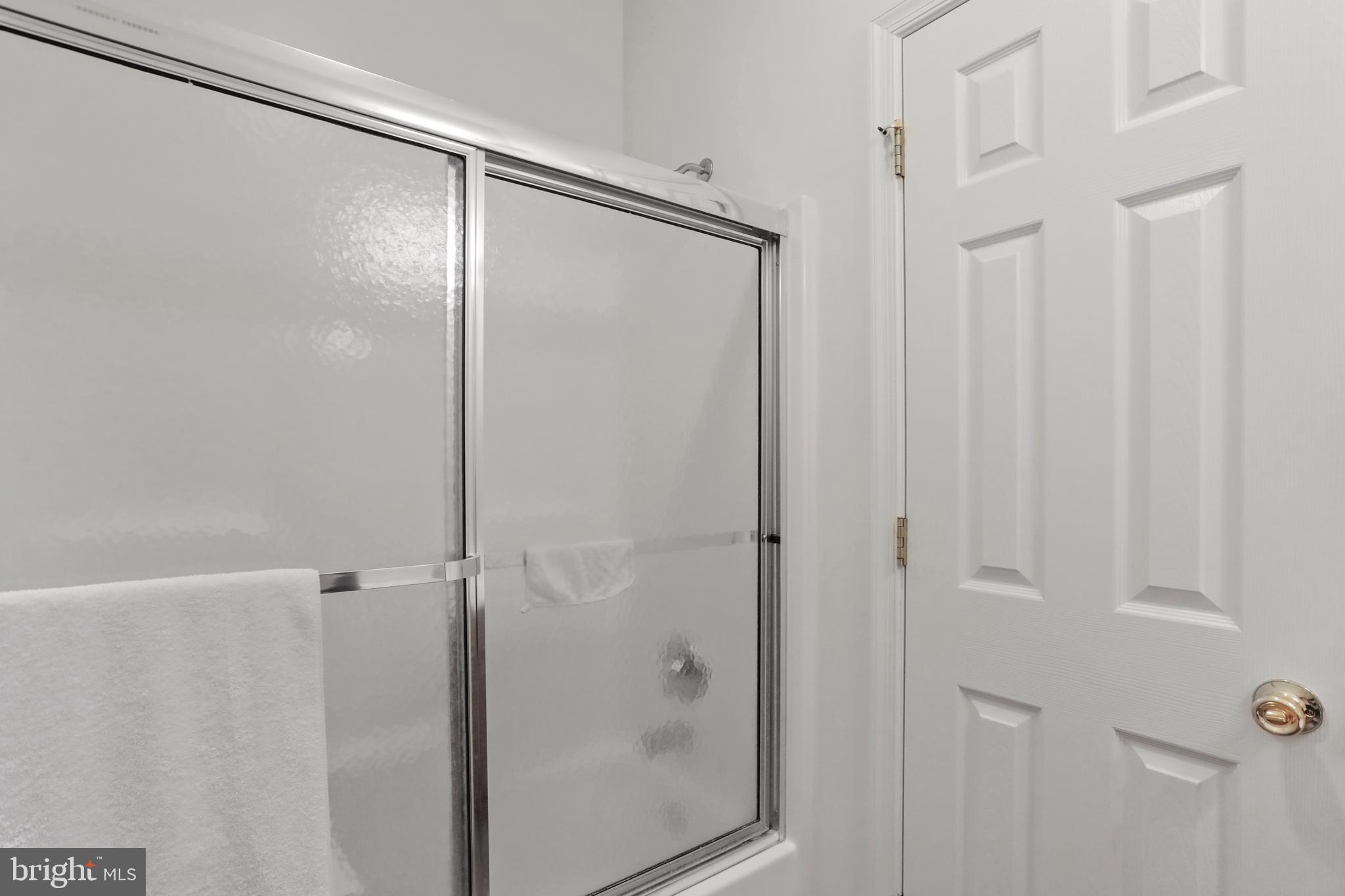 APPLE KNOLLS ESTATES - Residential