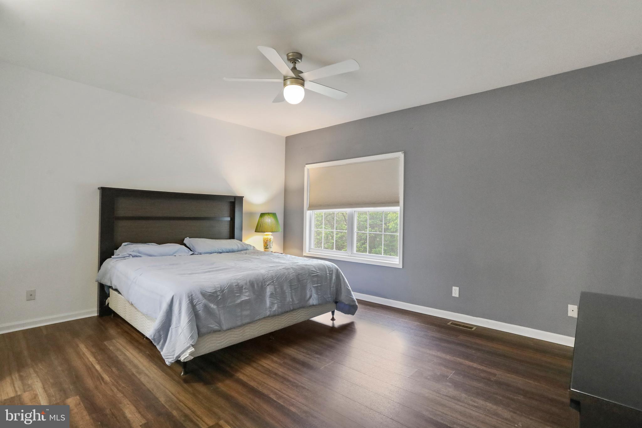 APPLE KNOLLS ESTATES - Residential