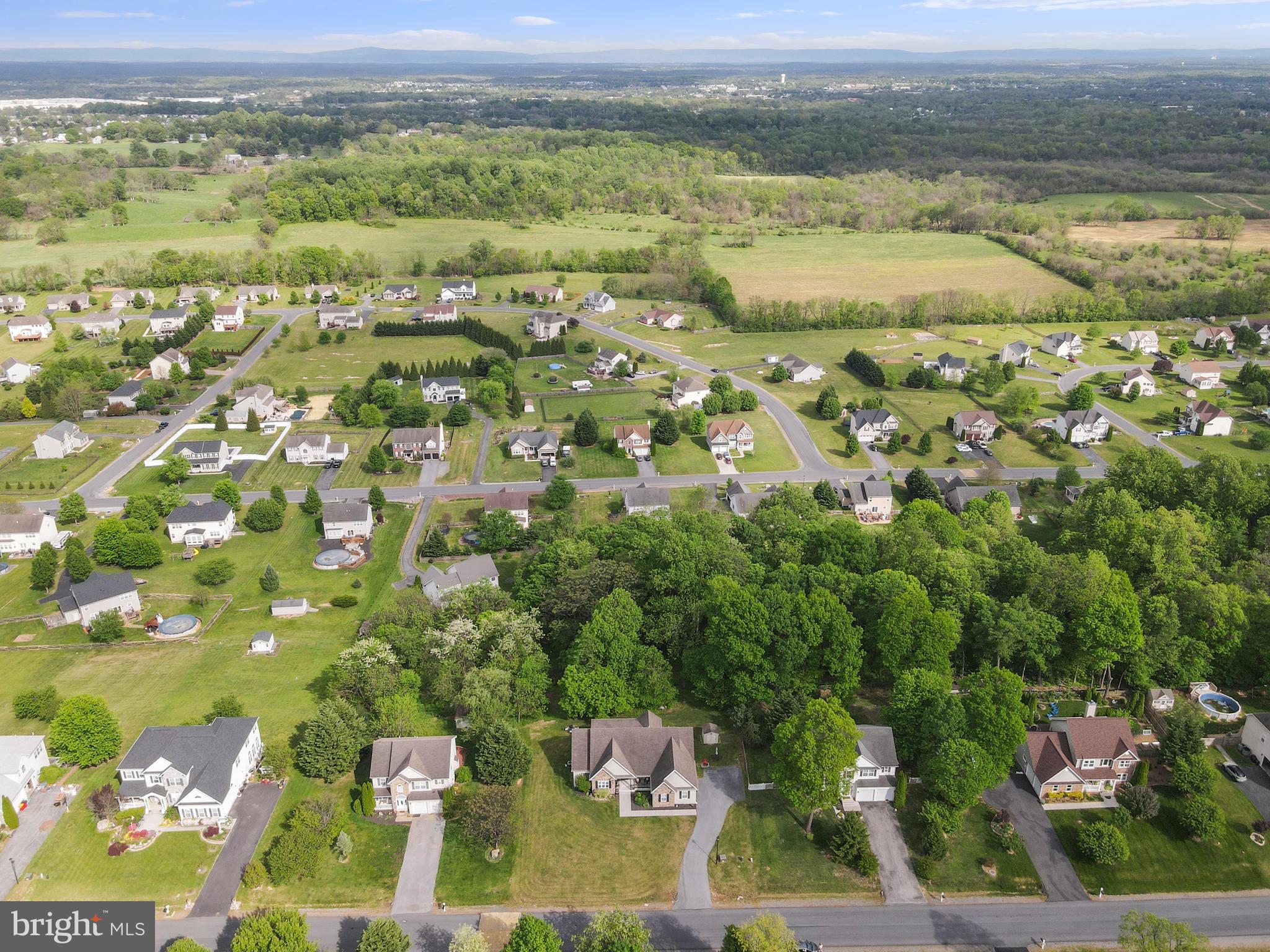 APPLE KNOLLS ESTATES - Residential