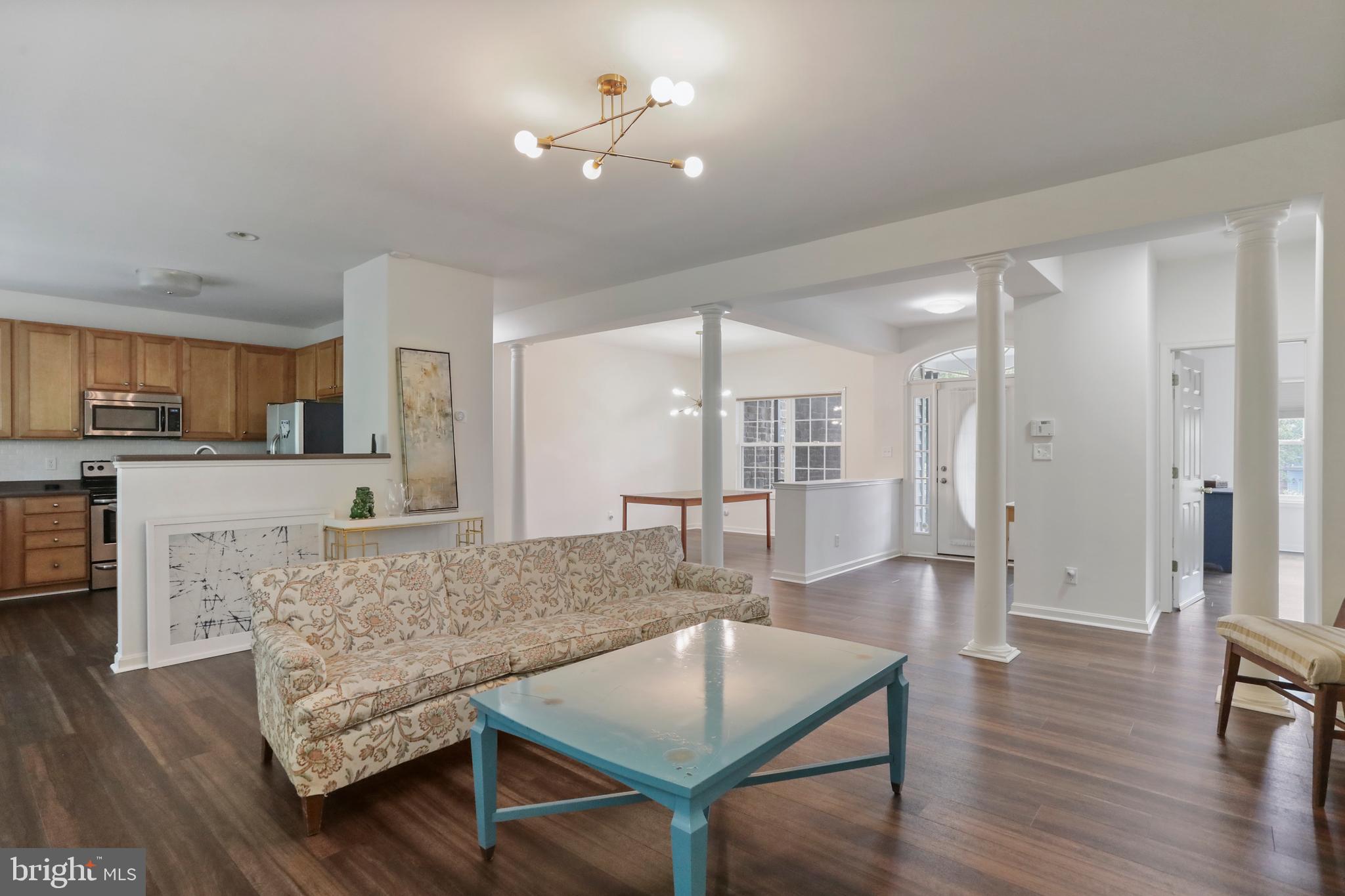 APPLE KNOLLS ESTATES - Residential