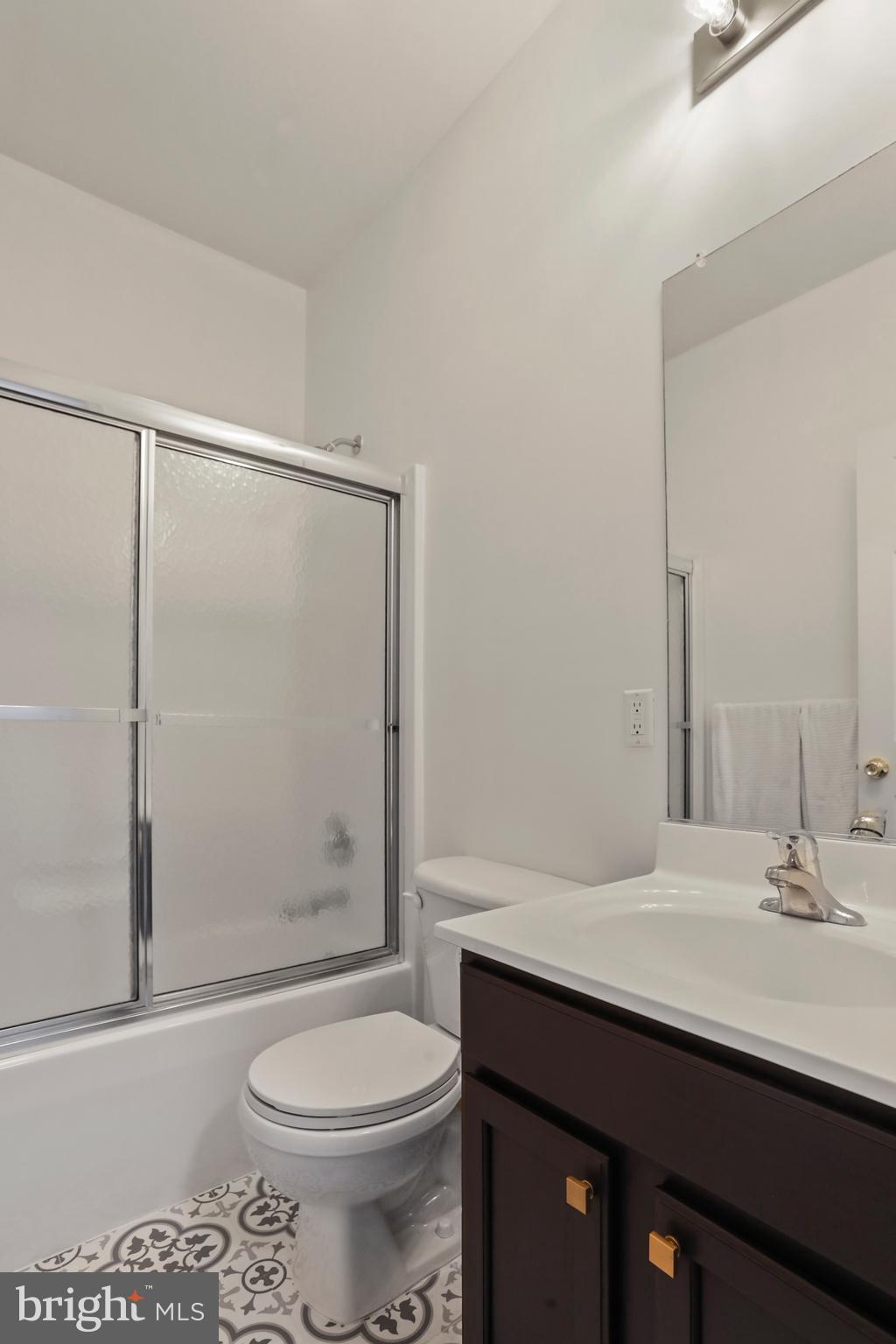 APPLE KNOLLS ESTATES - Residential