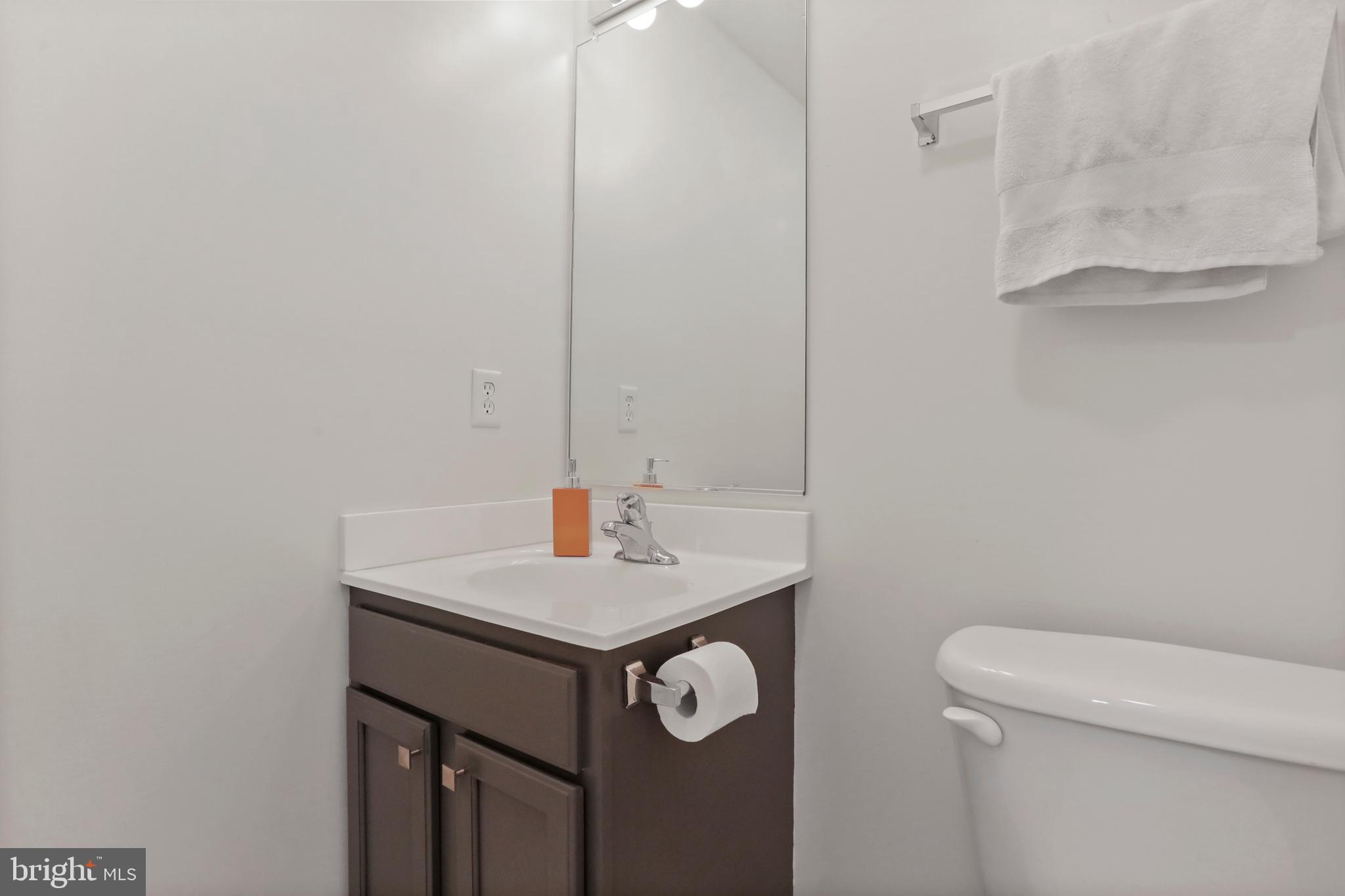 APPLE KNOLLS ESTATES - Residential