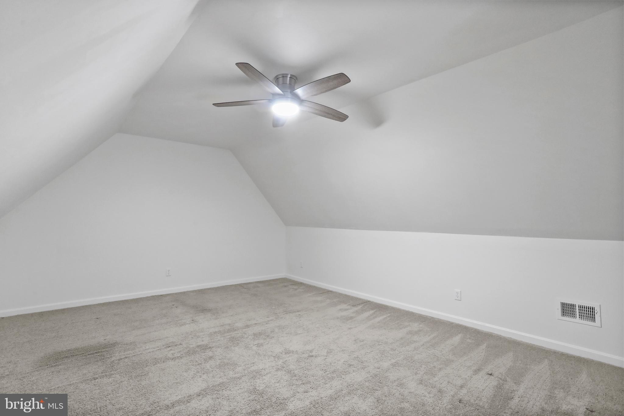 APPLE KNOLLS ESTATES - Residential