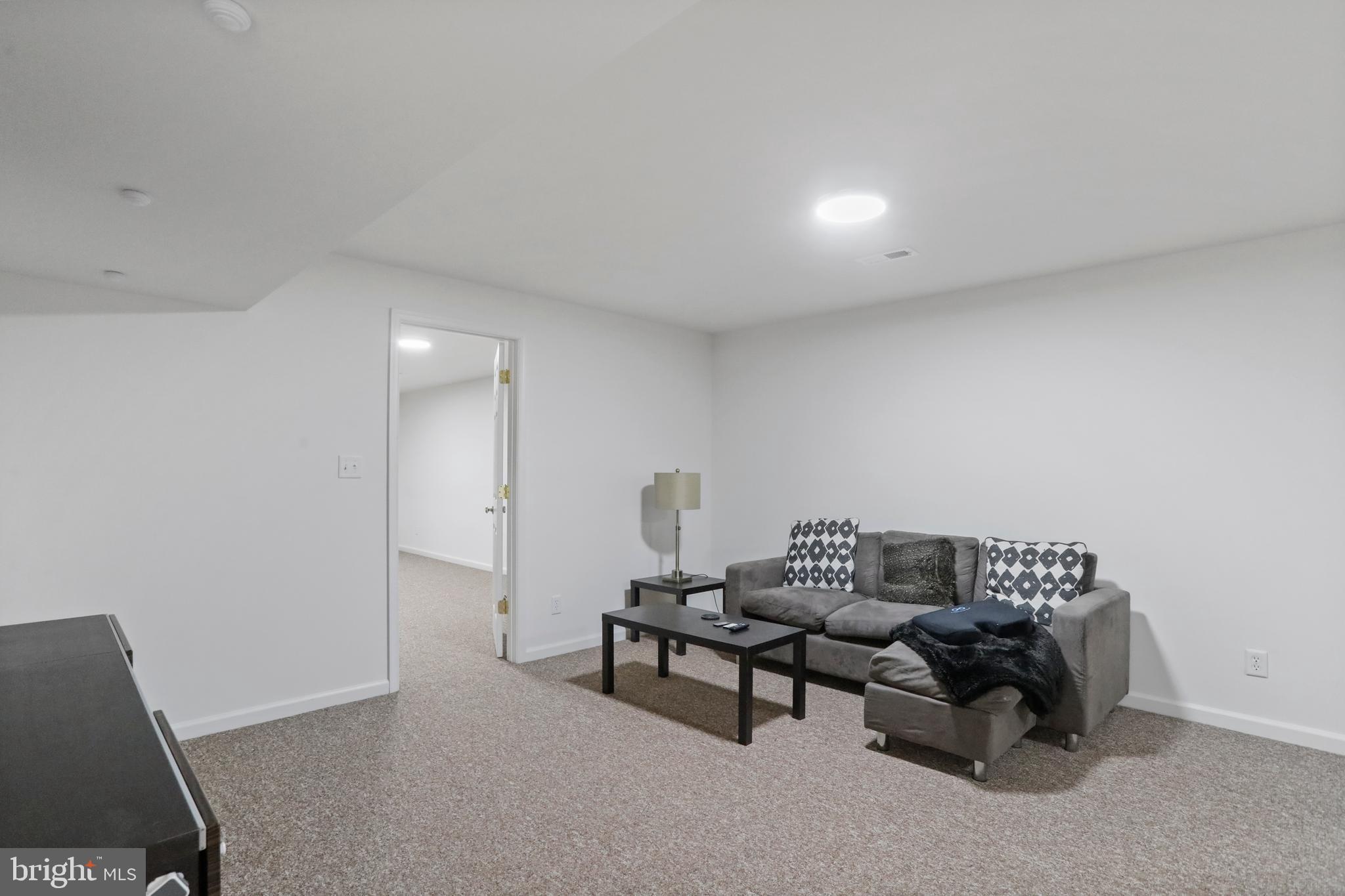 APPLE KNOLLS ESTATES - Residential