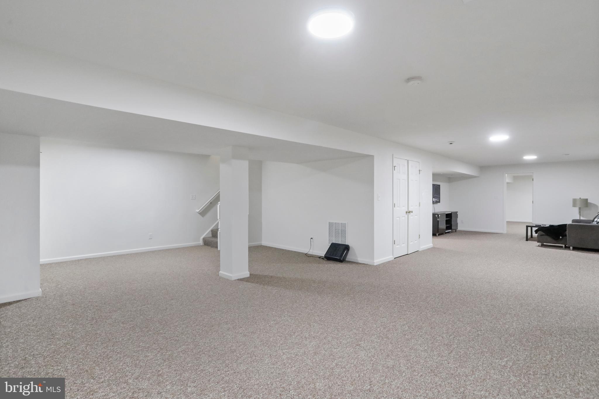 APPLE KNOLLS ESTATES - Residential