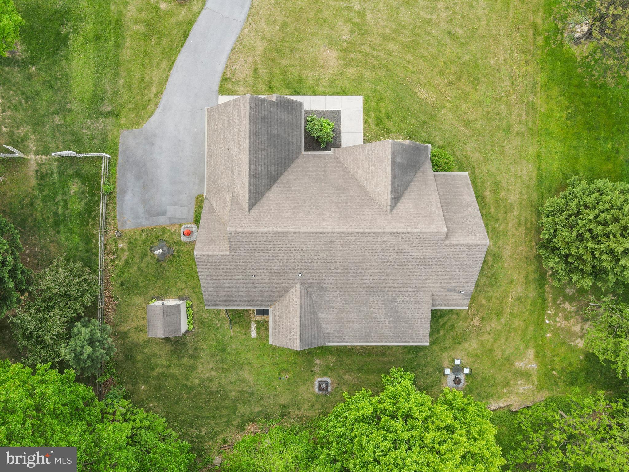 APPLE KNOLLS ESTATES - Residential