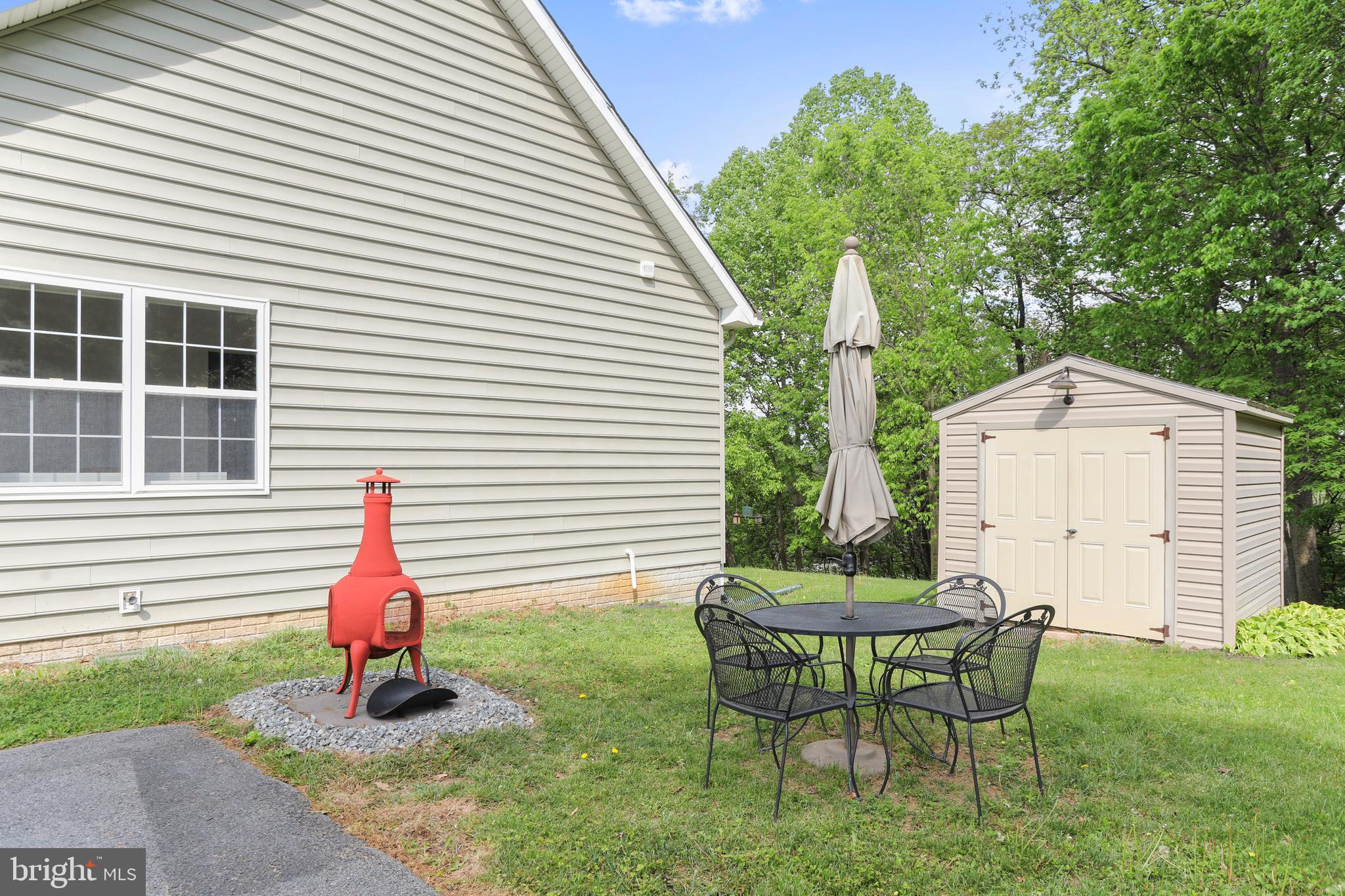 APPLE KNOLLS ESTATES - Residential