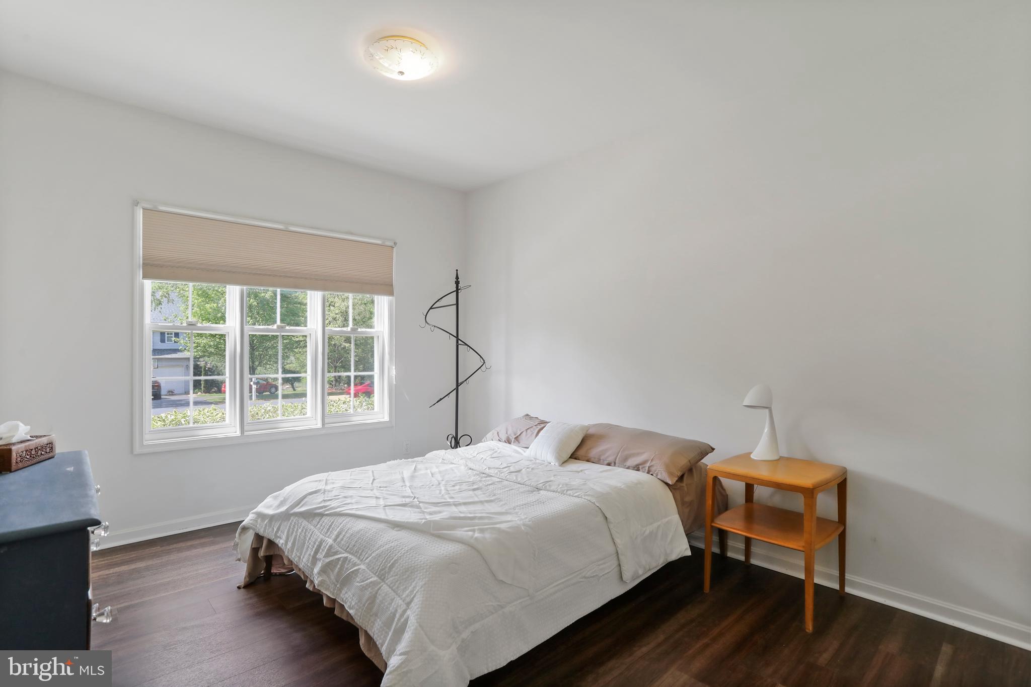 APPLE KNOLLS ESTATES - Residential