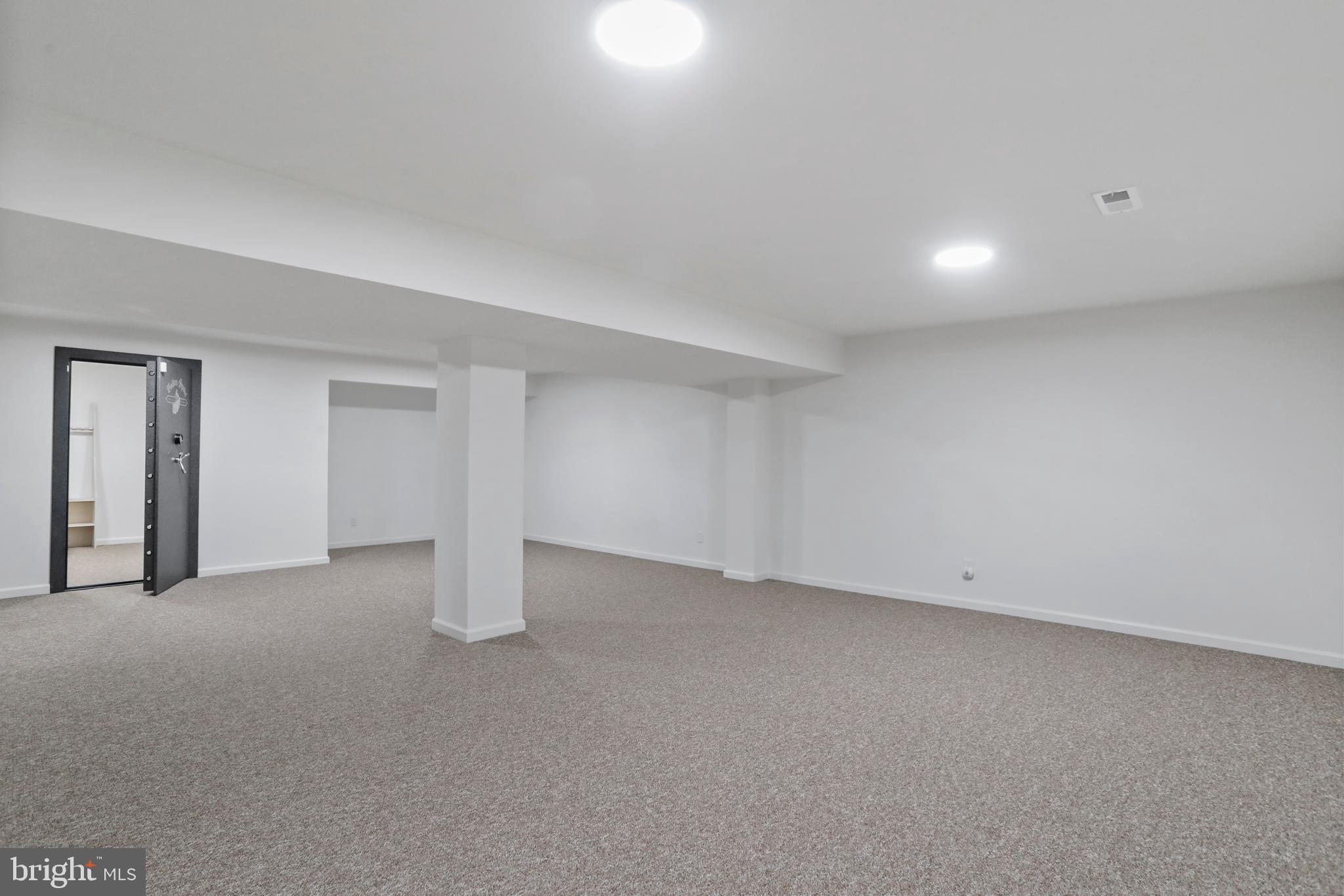 APPLE KNOLLS ESTATES - Residential