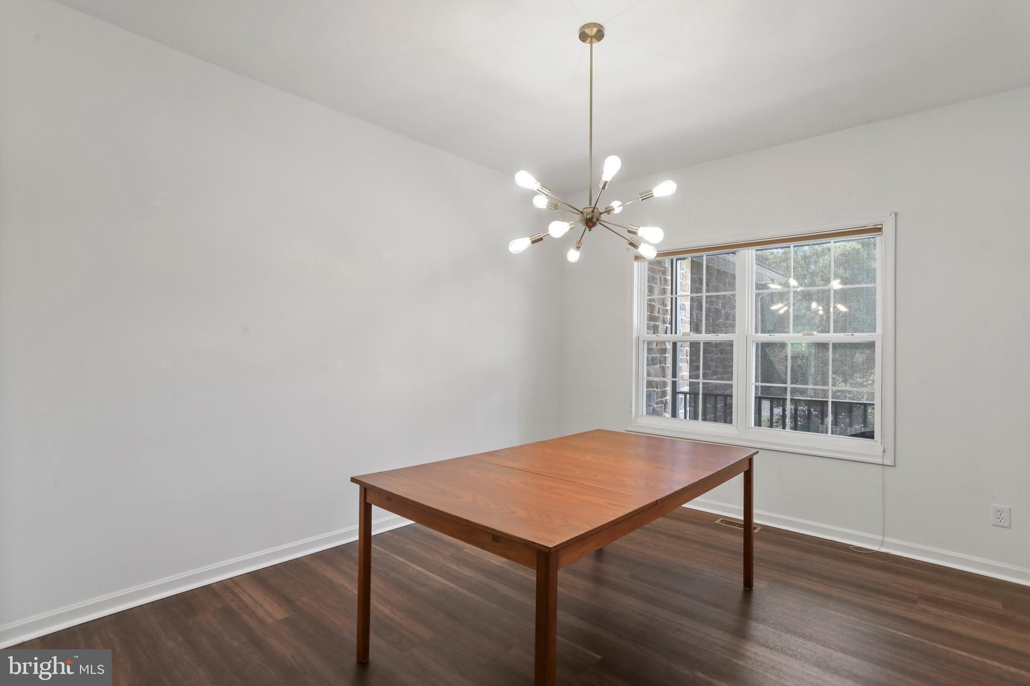 APPLE KNOLLS ESTATES - Residential