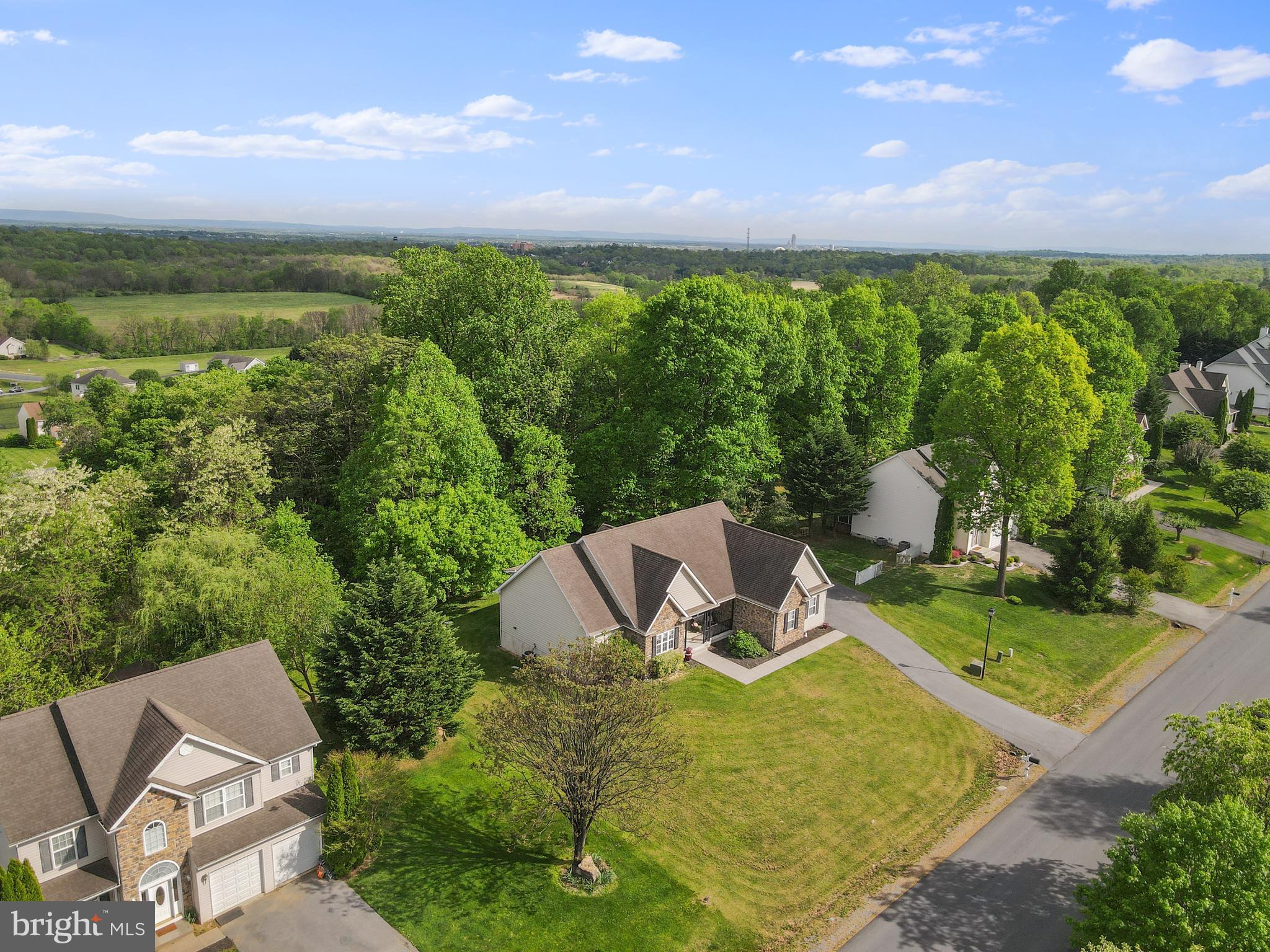 APPLE KNOLLS ESTATES - Residential