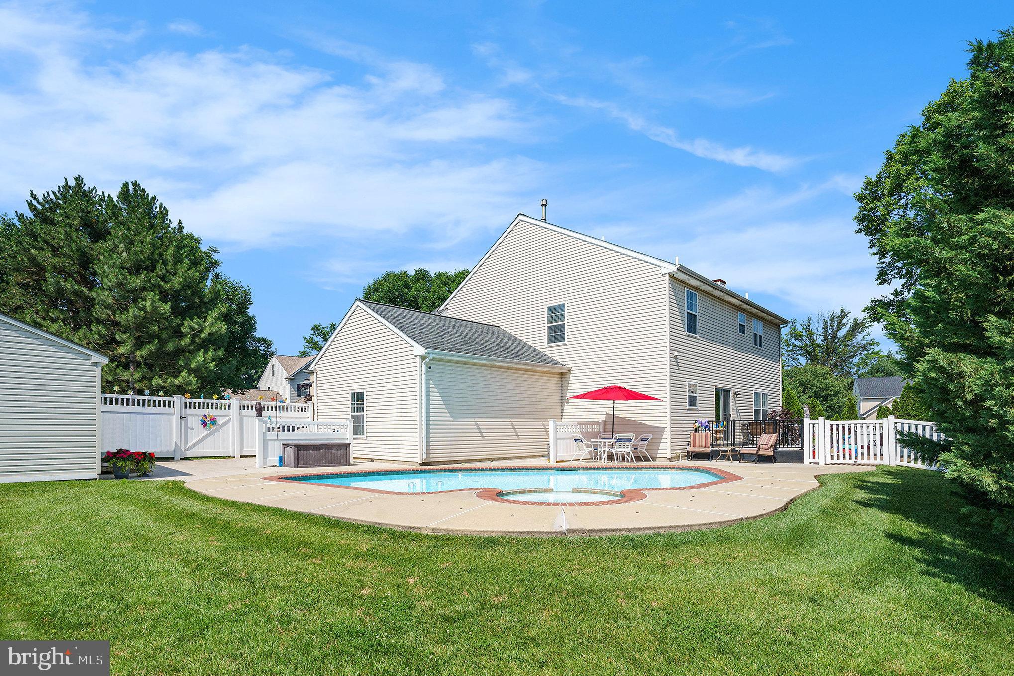 AUTUMN RIDGE - Residential