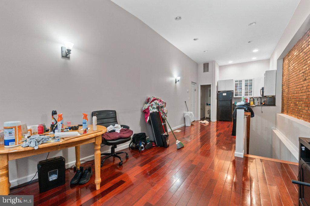 RESERVOIR HILL - Residential Income