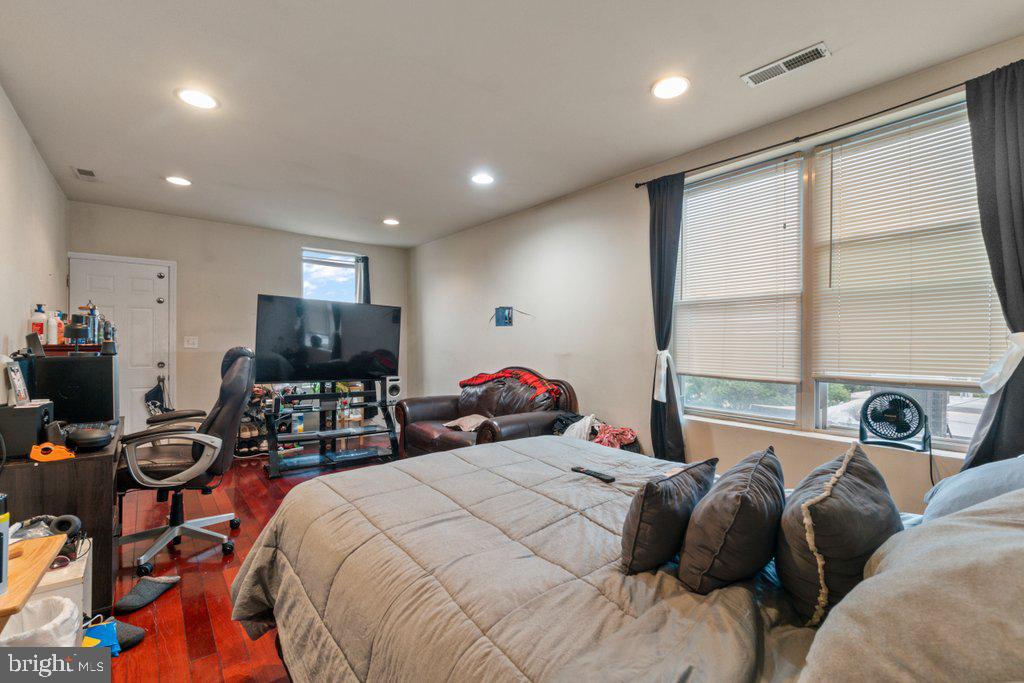 RESERVOIR HILL - Residential Income