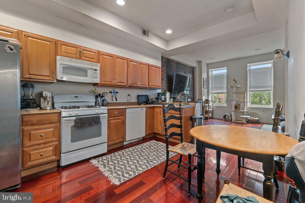 RESERVOIR HILL - Residential Income