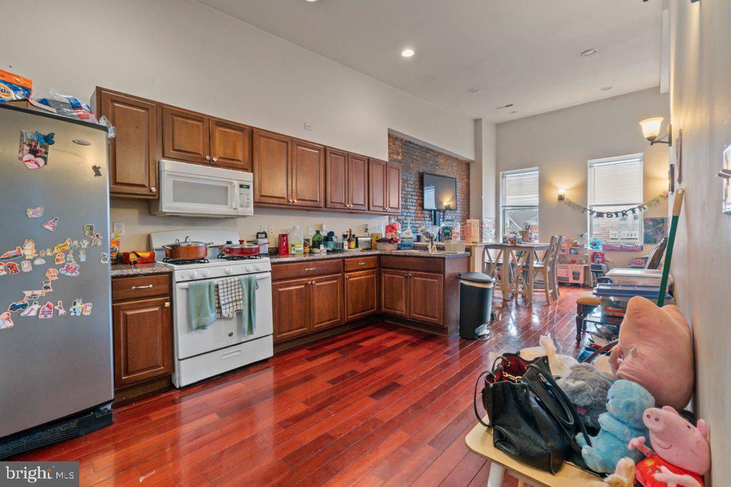 RESERVOIR HILL - Residential Income