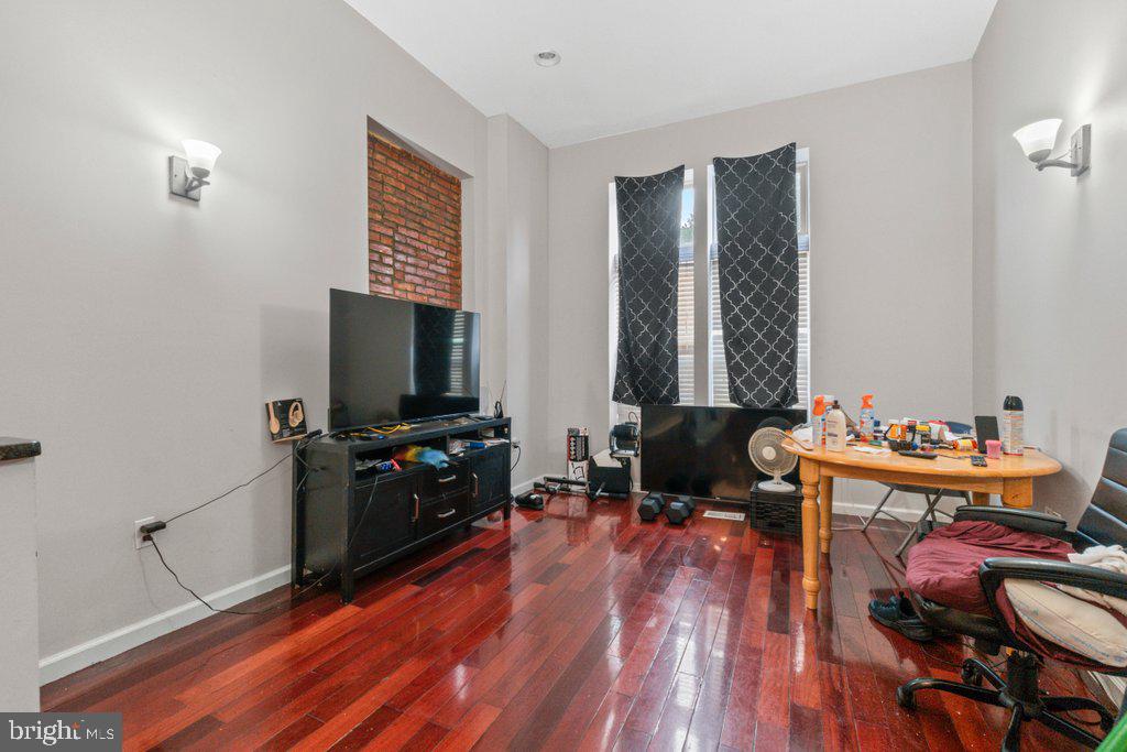 RESERVOIR HILL - Residential Income