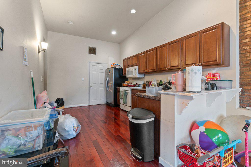 RESERVOIR HILL - Residential Income