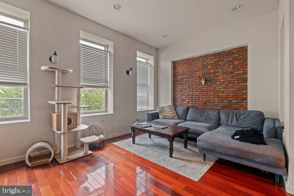 RESERVOIR HILL - Residential Income