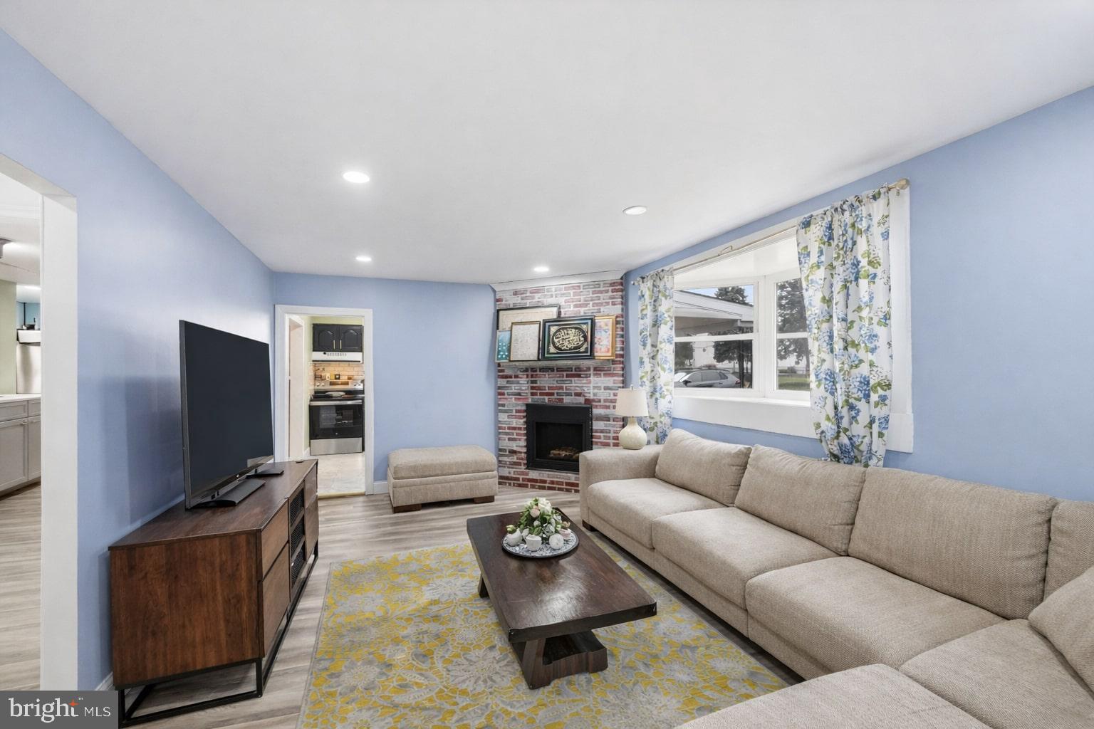 EDDINGTON GDNS - Residential