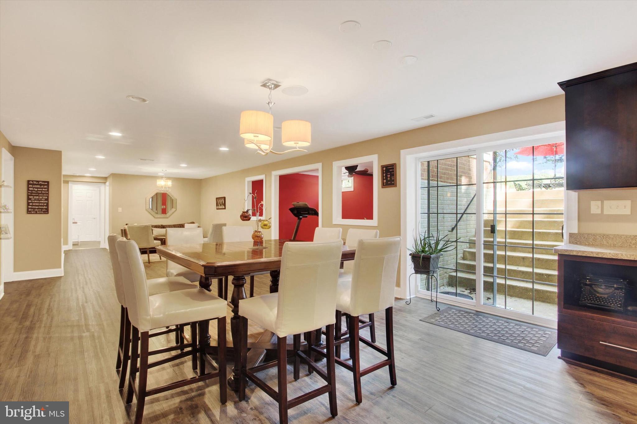 RIVER DOWNS - Residential