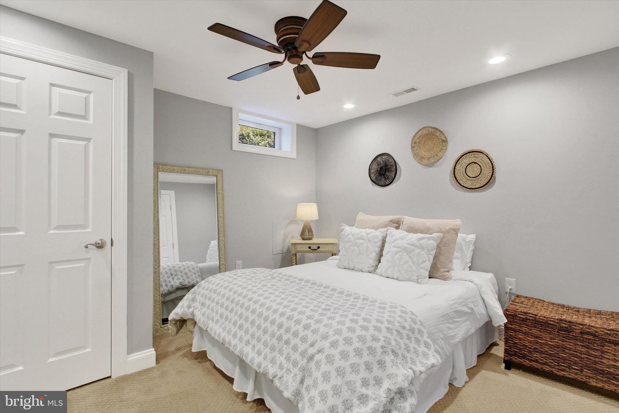 RIVER DOWNS - Residential