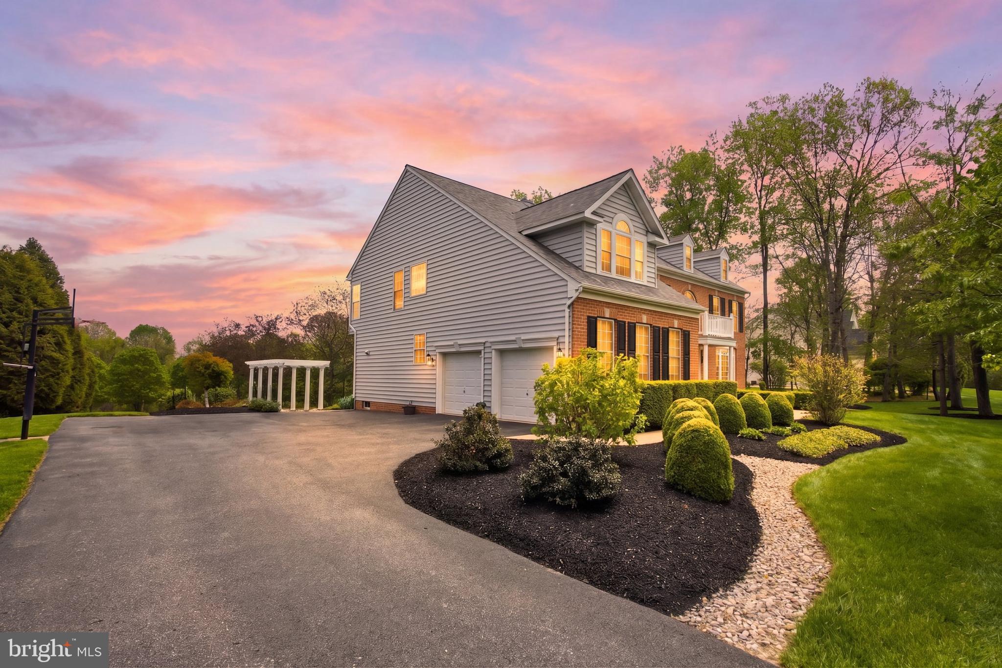 RIVER DOWNS - Residential