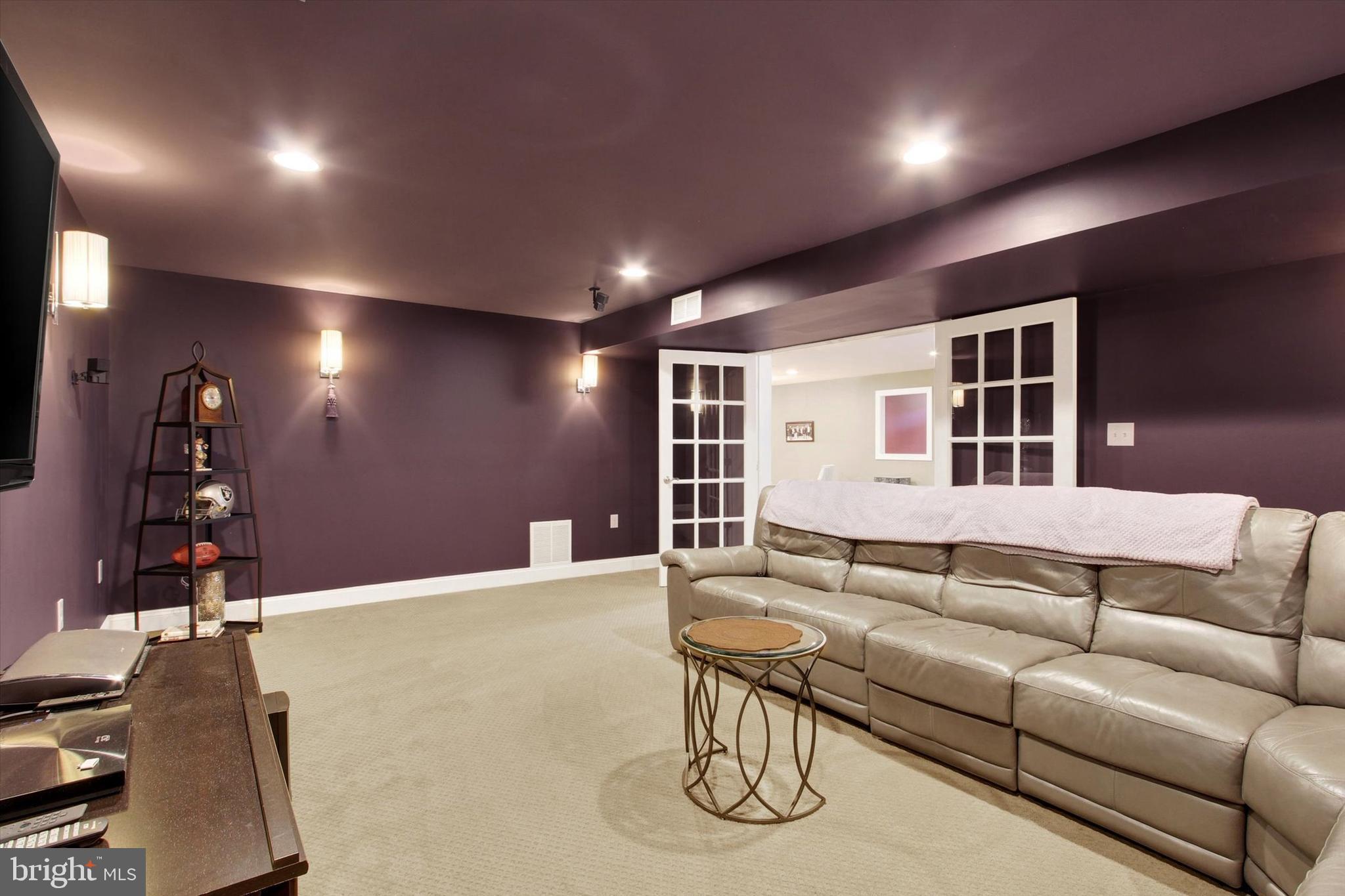 RIVER DOWNS - Residential