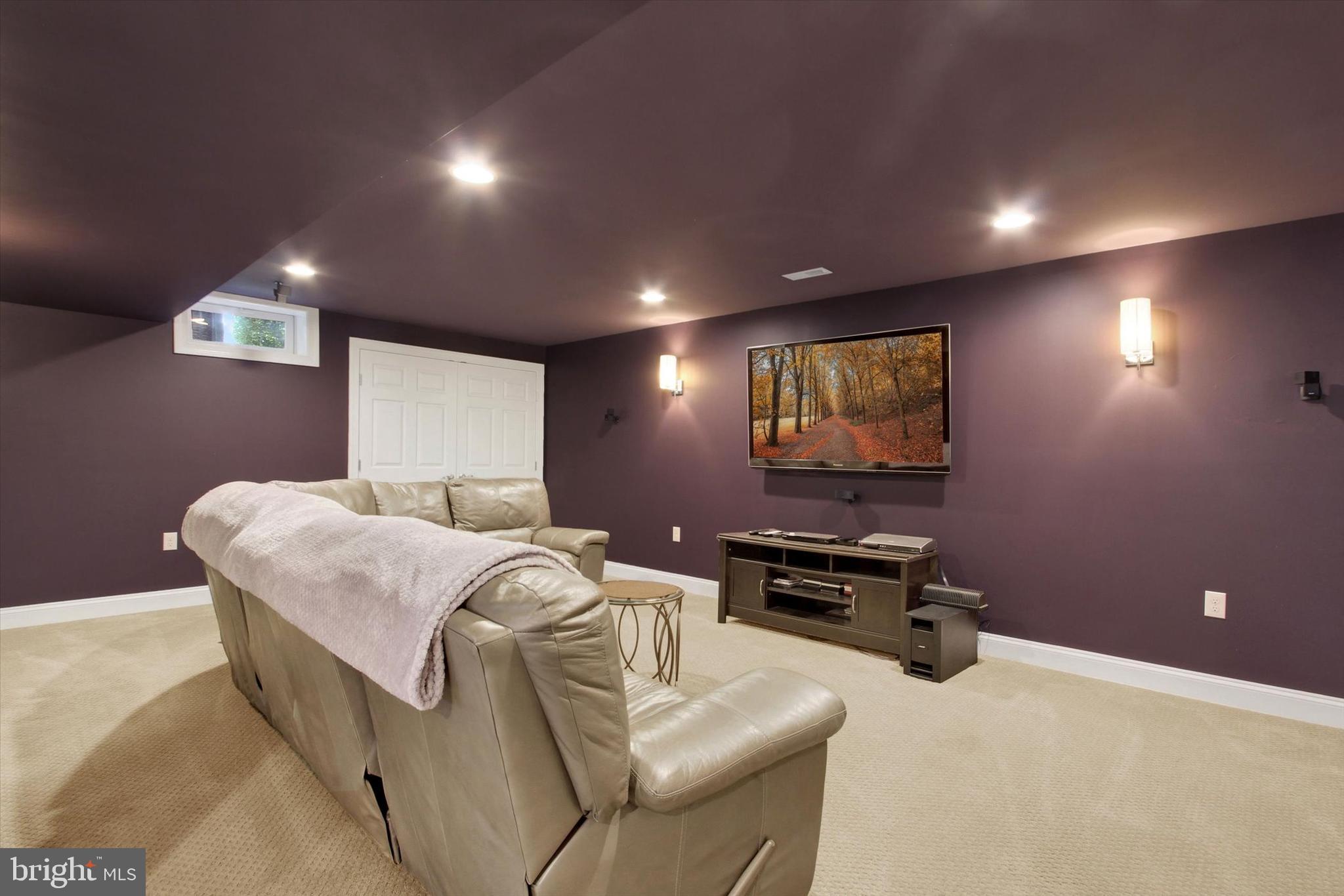 RIVER DOWNS - Residential