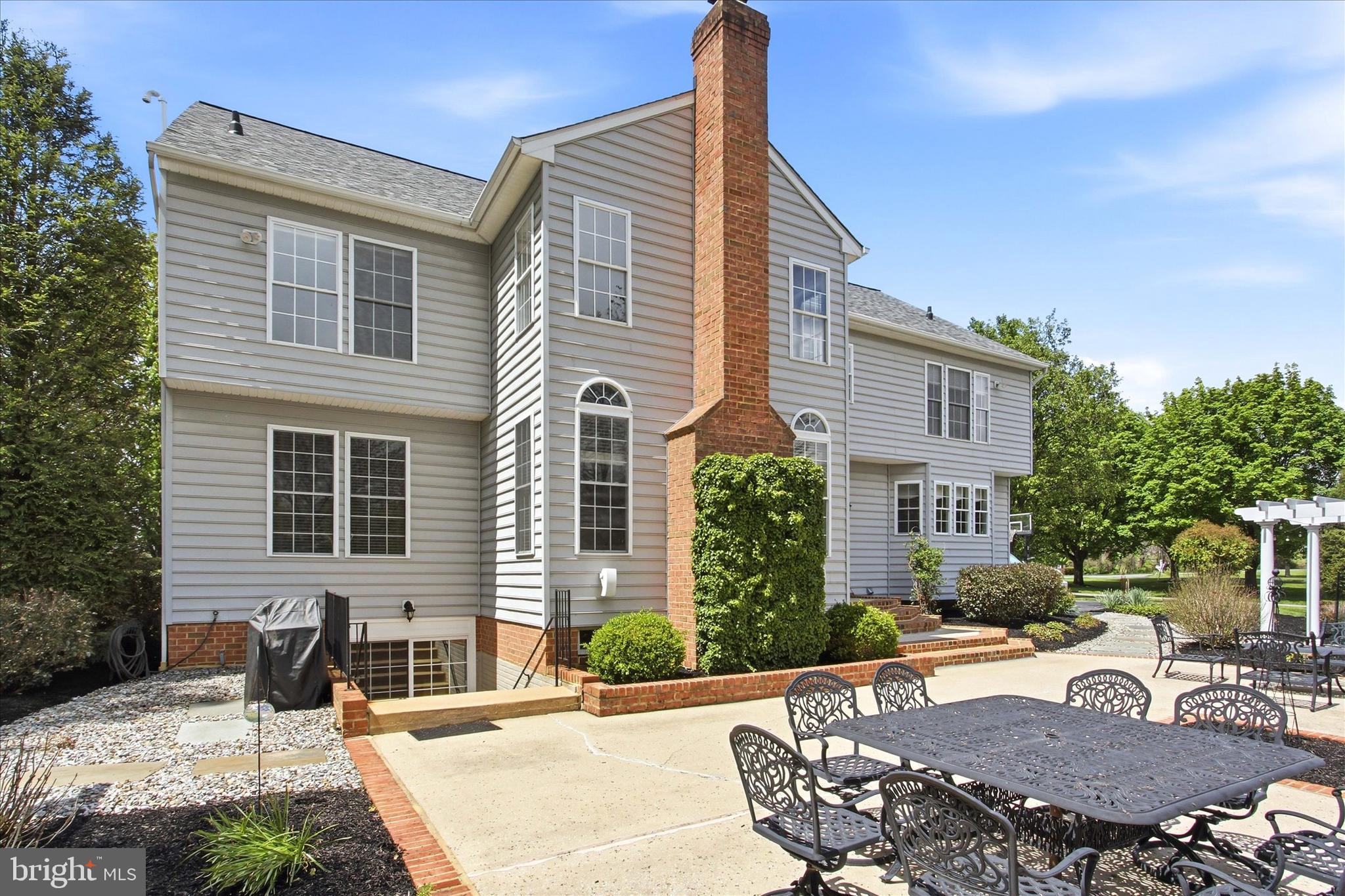 RIVER DOWNS - Residential