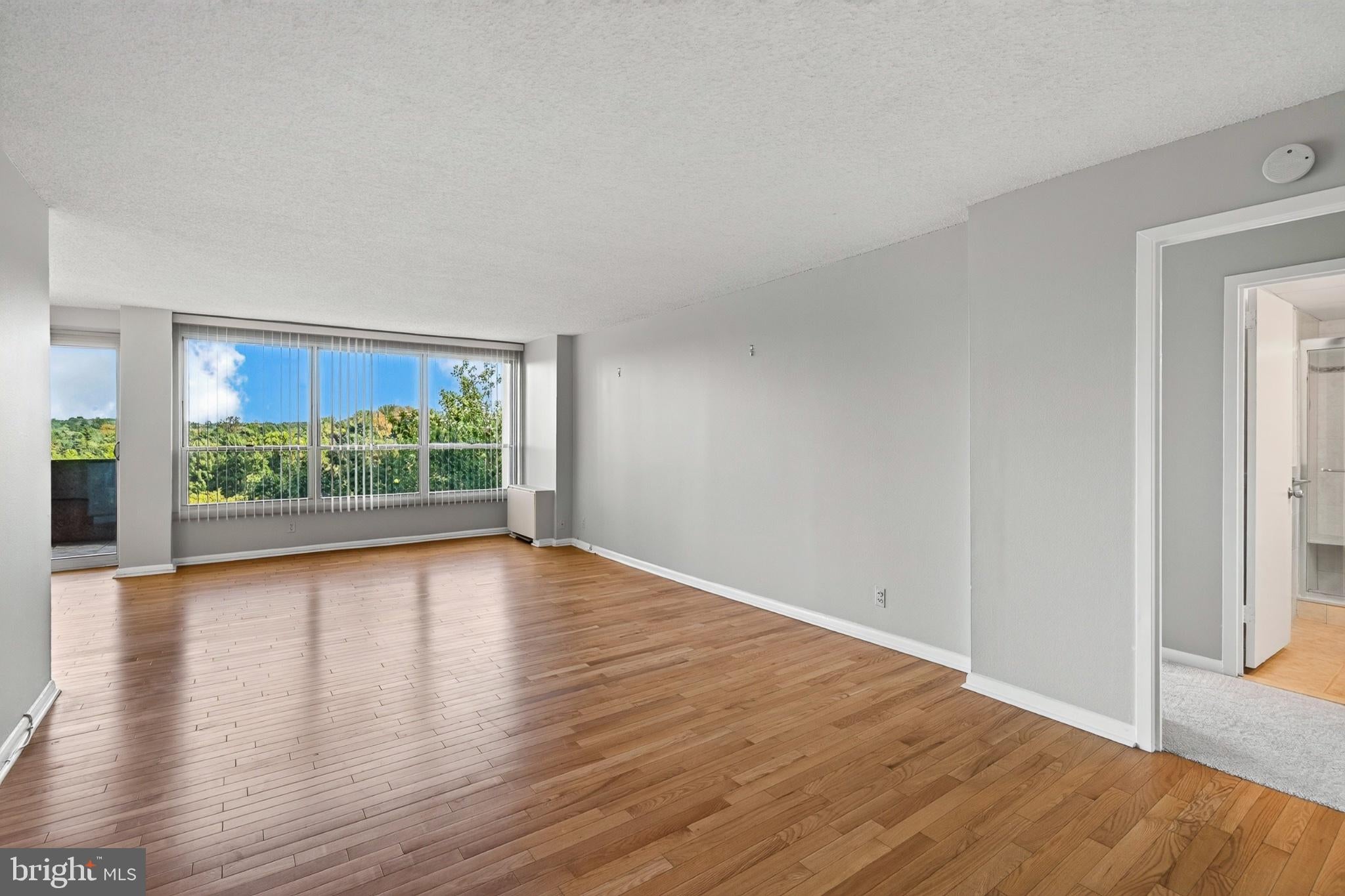1001 CITY AVENUE EE-1021