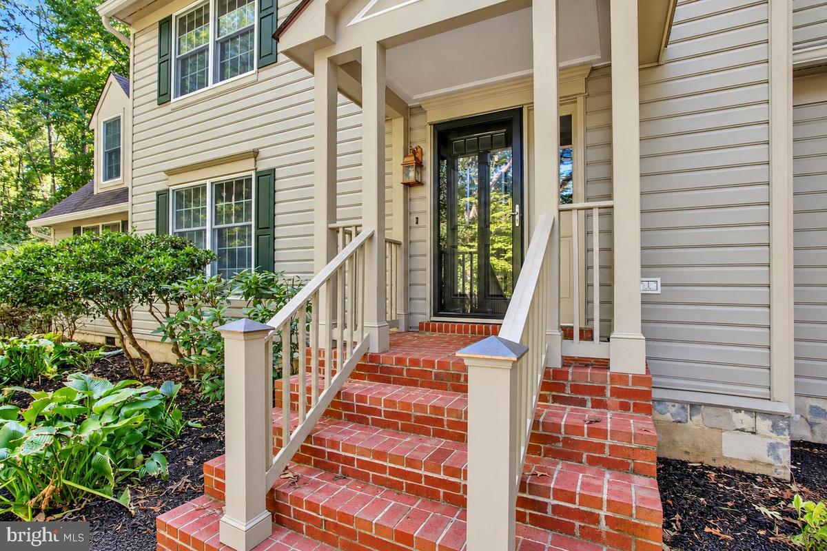 2425 FAWN COURT