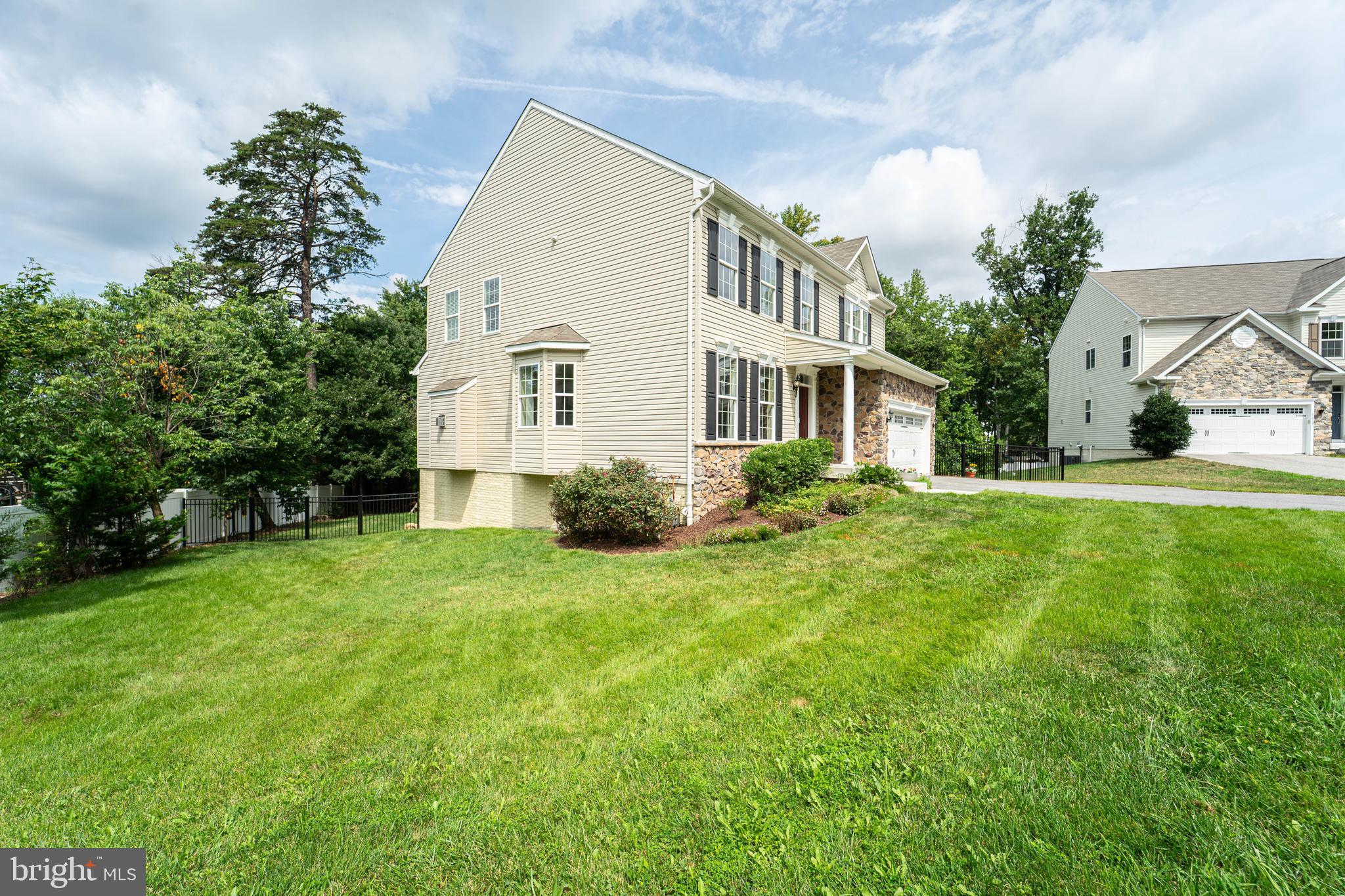 8676 PINE ROAD