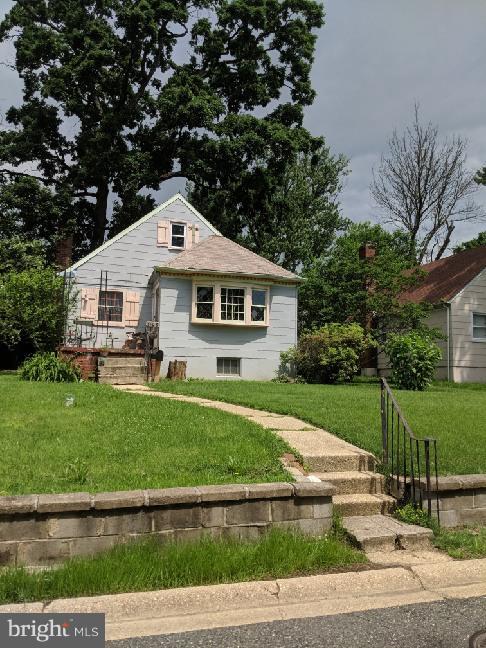 Perfect fixer upper for first time home buyer or investor. Single family home ready for your vision and touch. Sold strictly as-is. Seller will make no repairs.