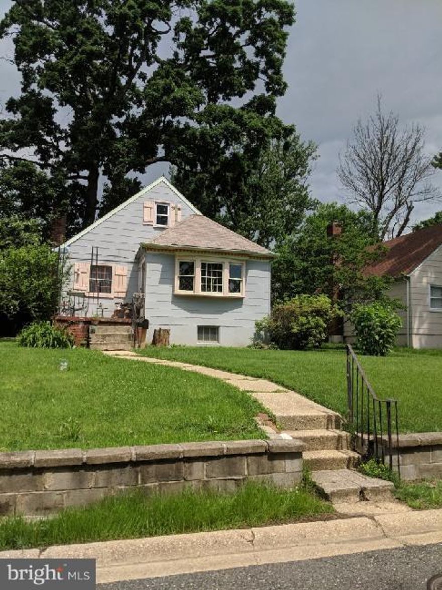 Perfect fixer upper for first time home buyer or investor. Single family home ready for your vision and touch. Sold strictly as-is. Seller will make no repairs.