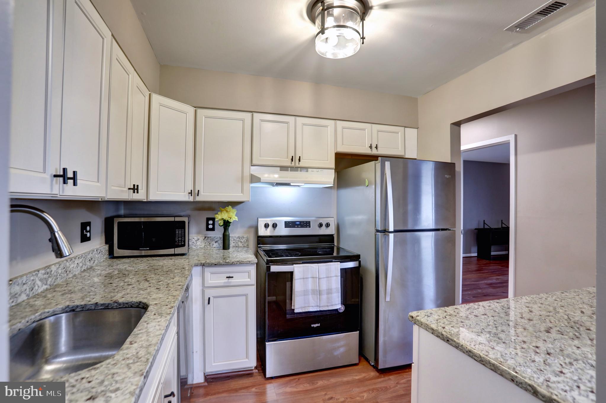 TREETOP CONDO - Residential