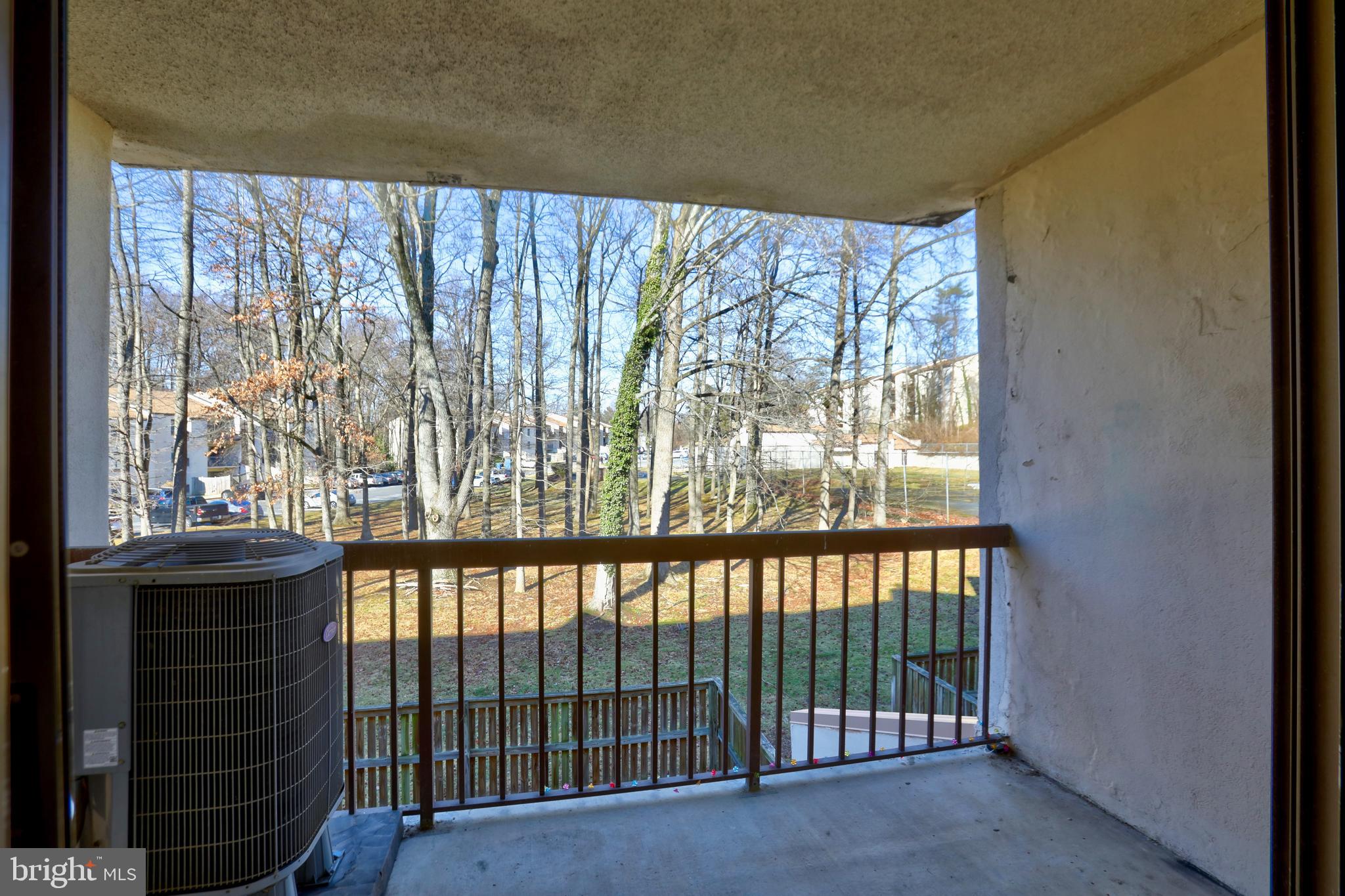 TREETOP CONDO - Residential