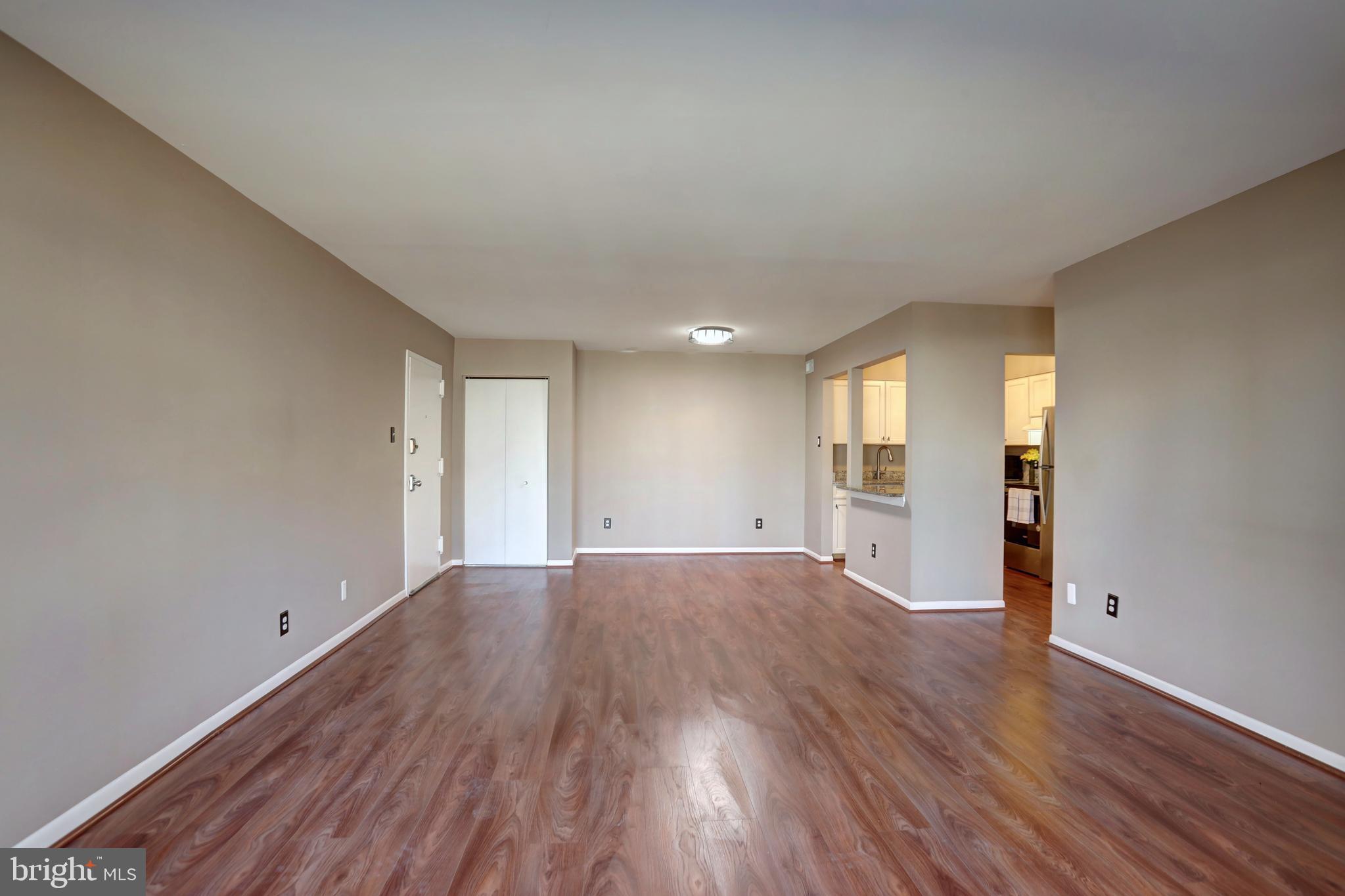 TREETOP CONDO - Residential